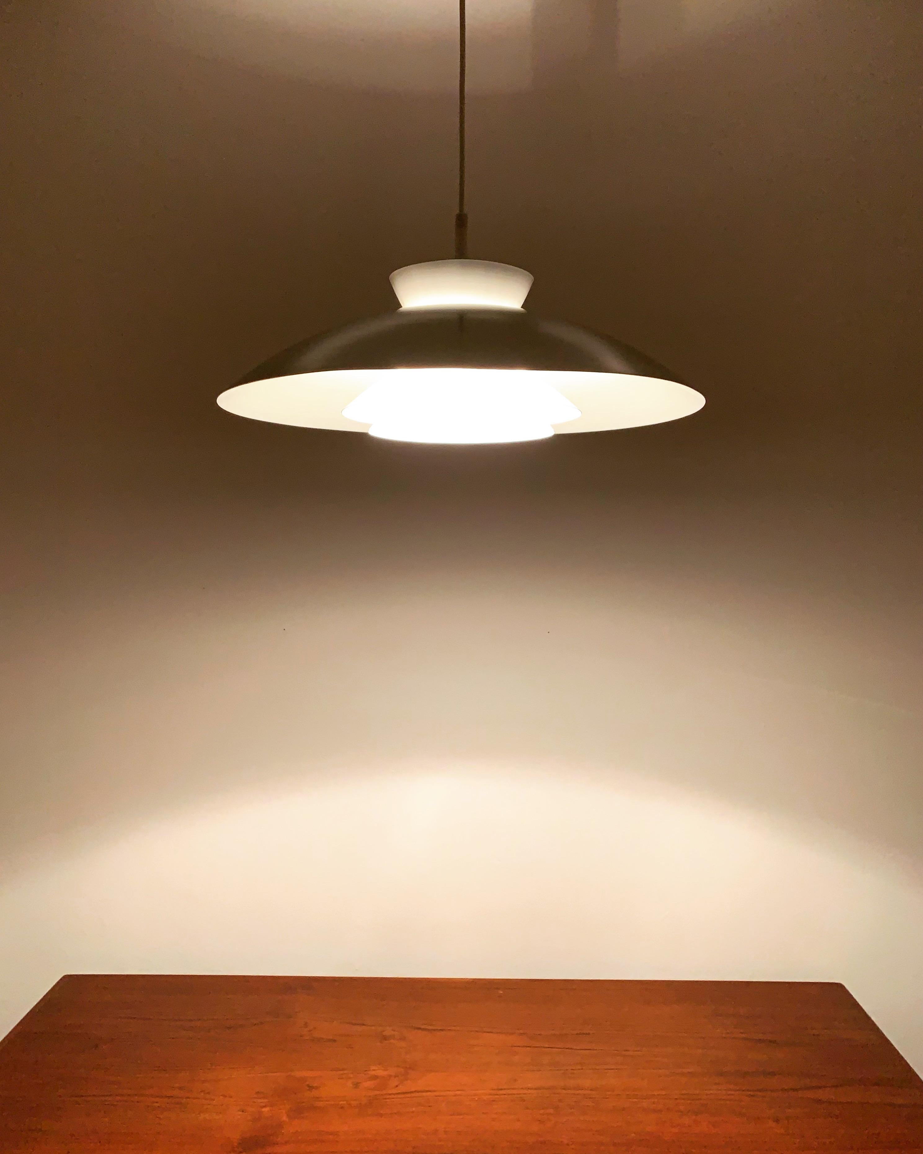 Lampada a sospensione Danish Metall in vendita 1