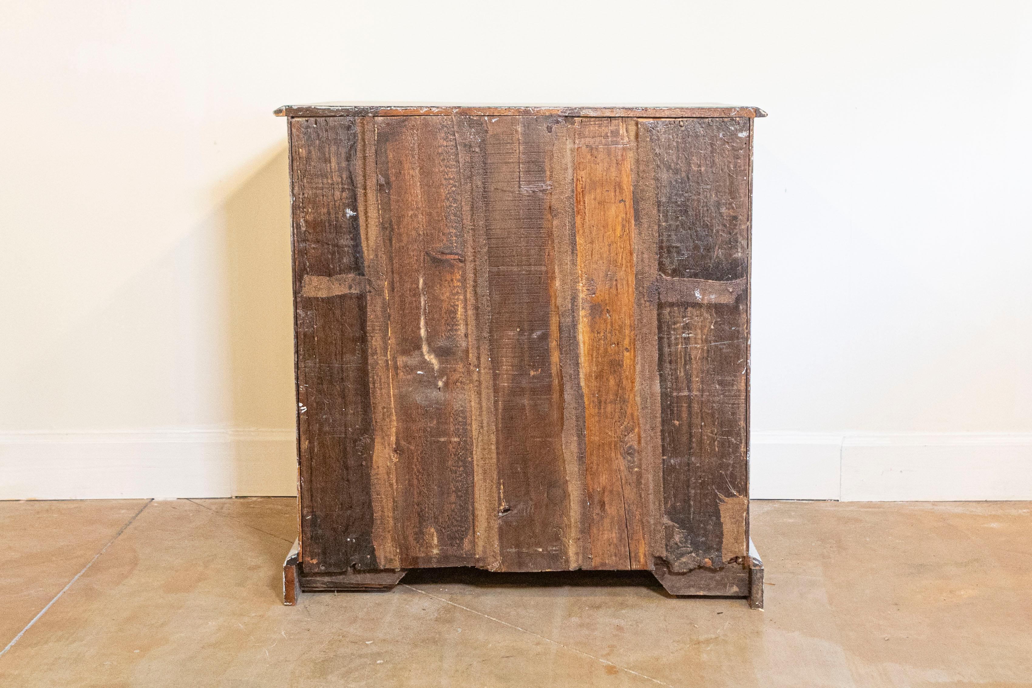Danish Mid-18th Century Three-Drawer Painted Wood Commode with Serpentine Front For Sale 5