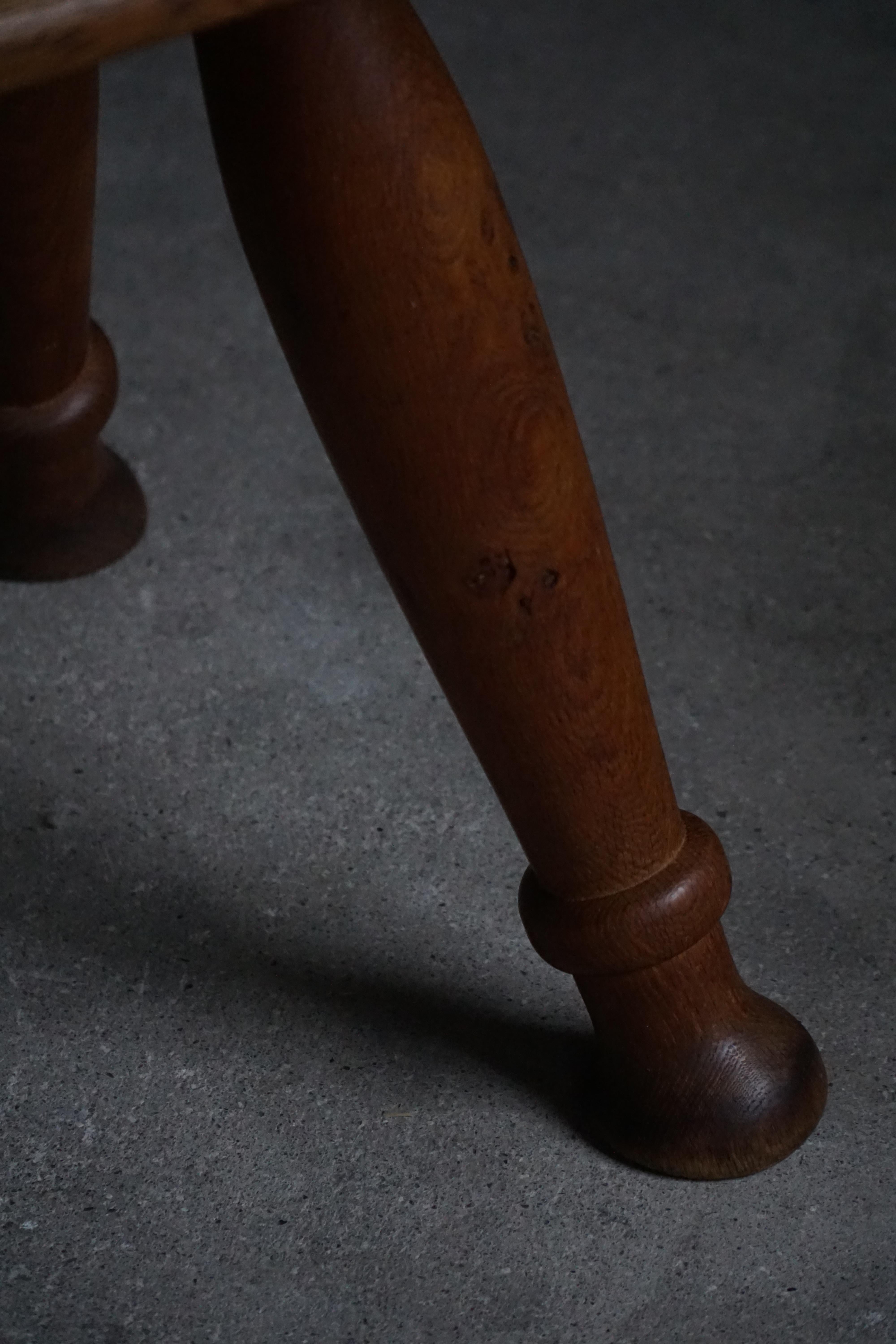 Danish Mid-20th Century, Coffee Table / Side Table in Oak, Otto Færge, 1940s en vente 3