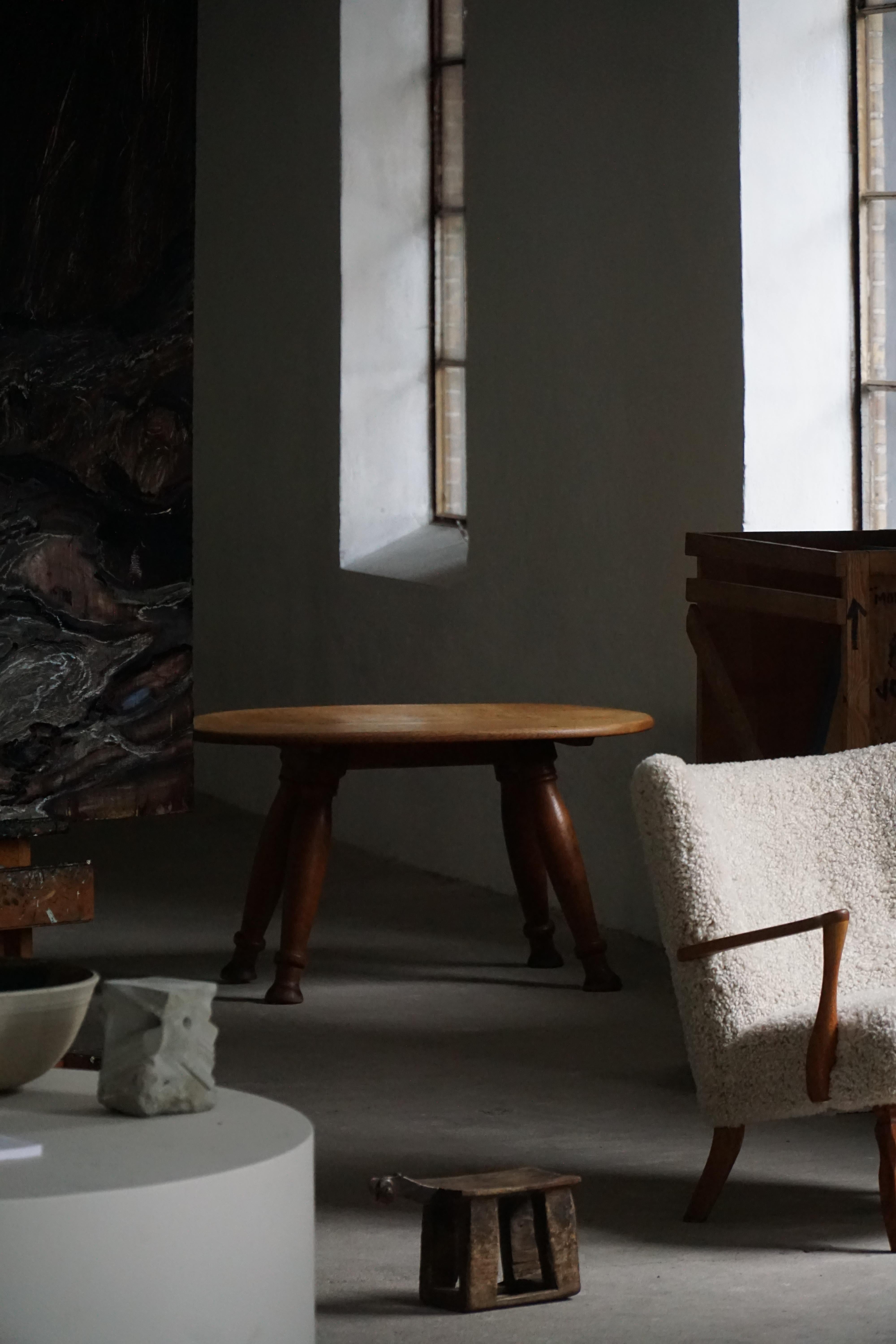 Danish Mid-20th Century, Coffee Table / Side Table in Oak, Otto Færge, 1940s en vente 12