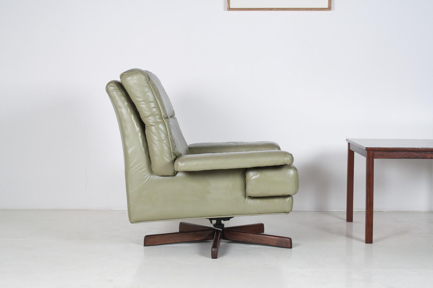 Danish Mid-Century 1960s Sage Green Leather Swivel Lounge Chair with Tilt For Sale 4