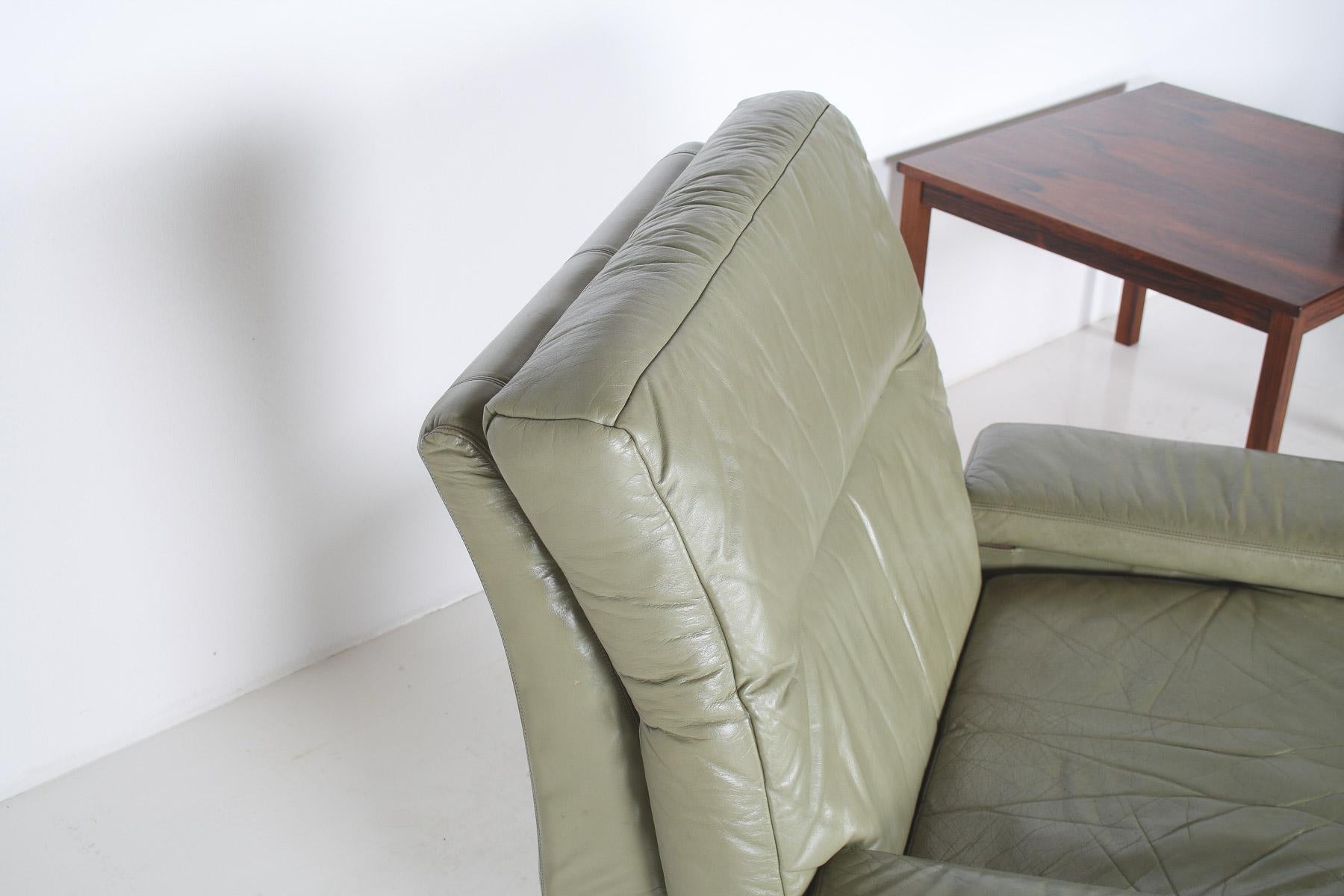 Danish Mid-Century 1960s Sage Green Leather Swivel Lounge Chair with Tilt For Sale 11