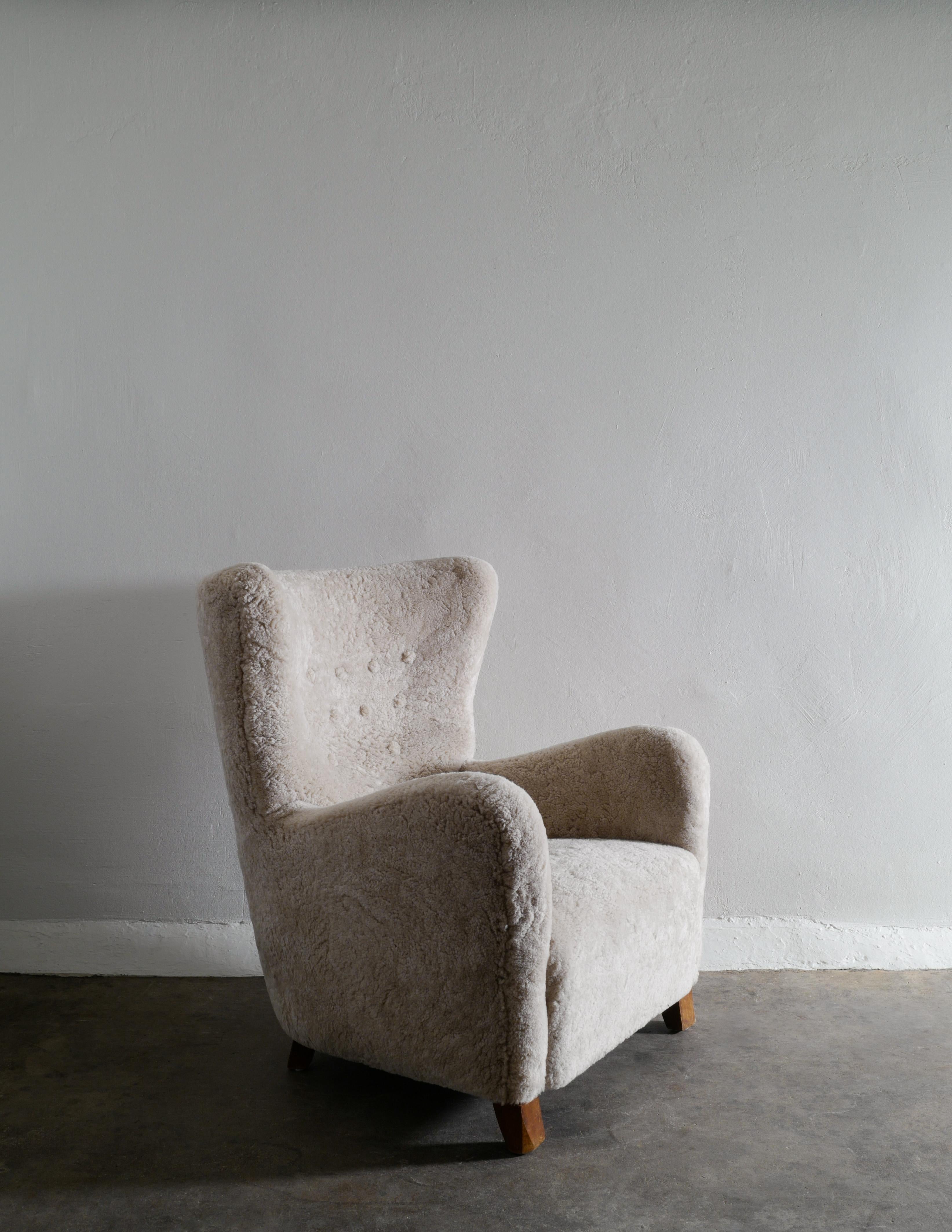 Danish Mid Century Arm Wingback Chair in Style of Fritz Hansen, Denmark, 1940s In Good Condition In Stockholm, SE