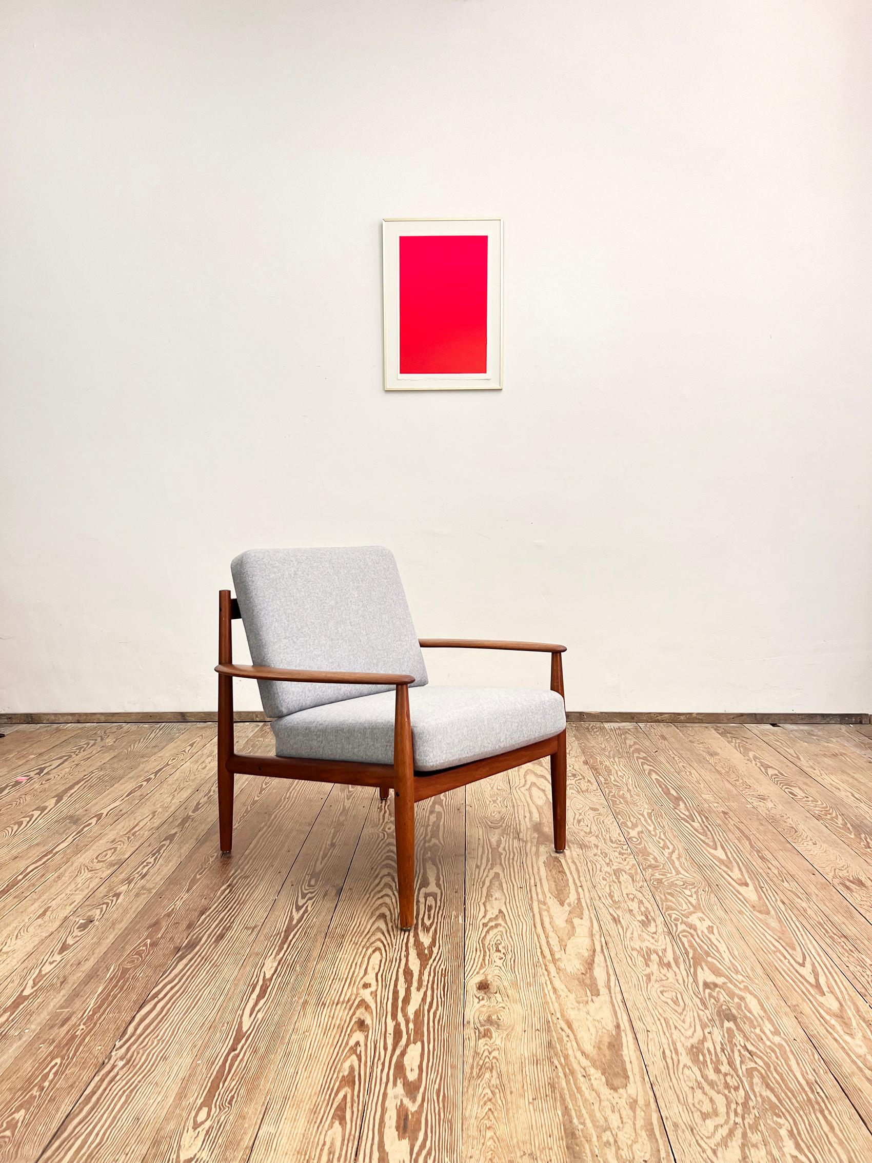Dimensions : 73 x 75 x 77 cm (largeur x hauteur x profondeur) : 73 x 75 x 77 cm (largeur x hauteur x profondeur)

Cette magnifique chaise longue a été conçue par Grete Jalk pour France and Son dans les années 1950 au Danemark. La forme élégante et