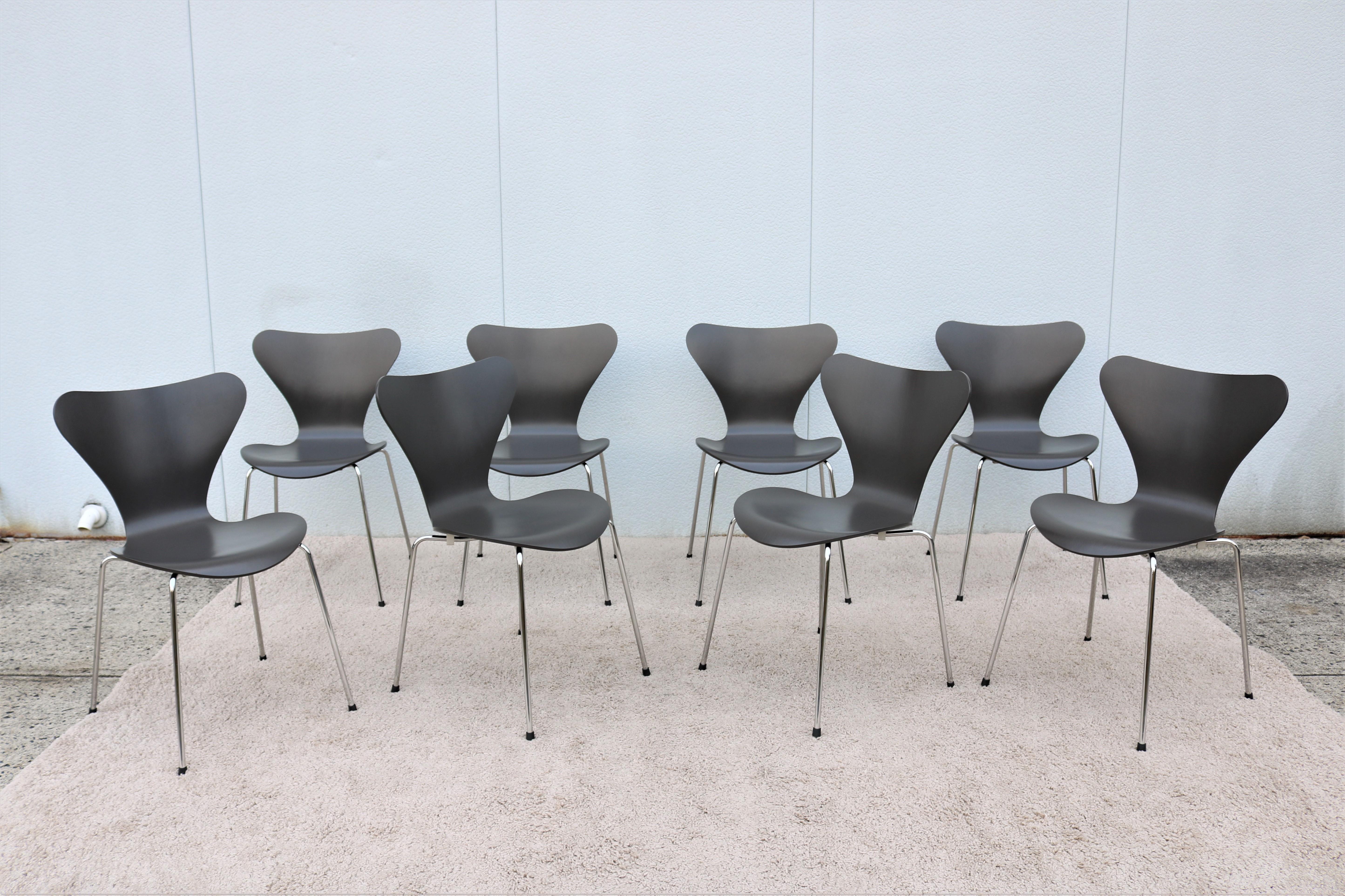 Mid-Century Modern Danish Mid-Century Arne Jacobsen for Fritz Hansen Gray Series 7 Chairs, Set of 8