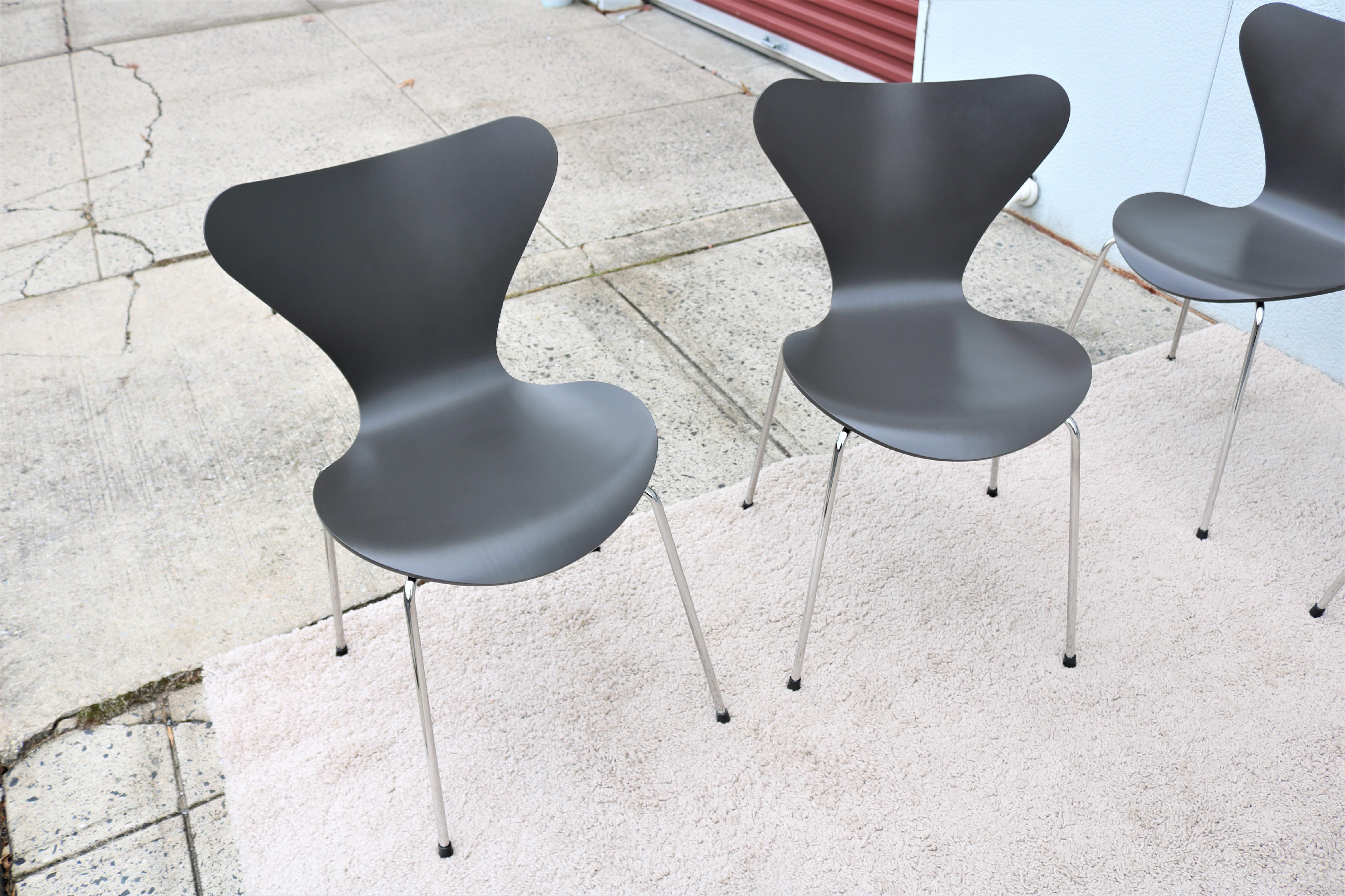 Danish Mid-Century Arne Jacobsen for Fritz Hansen Gray Series 7 Chairs, Set of 8 2