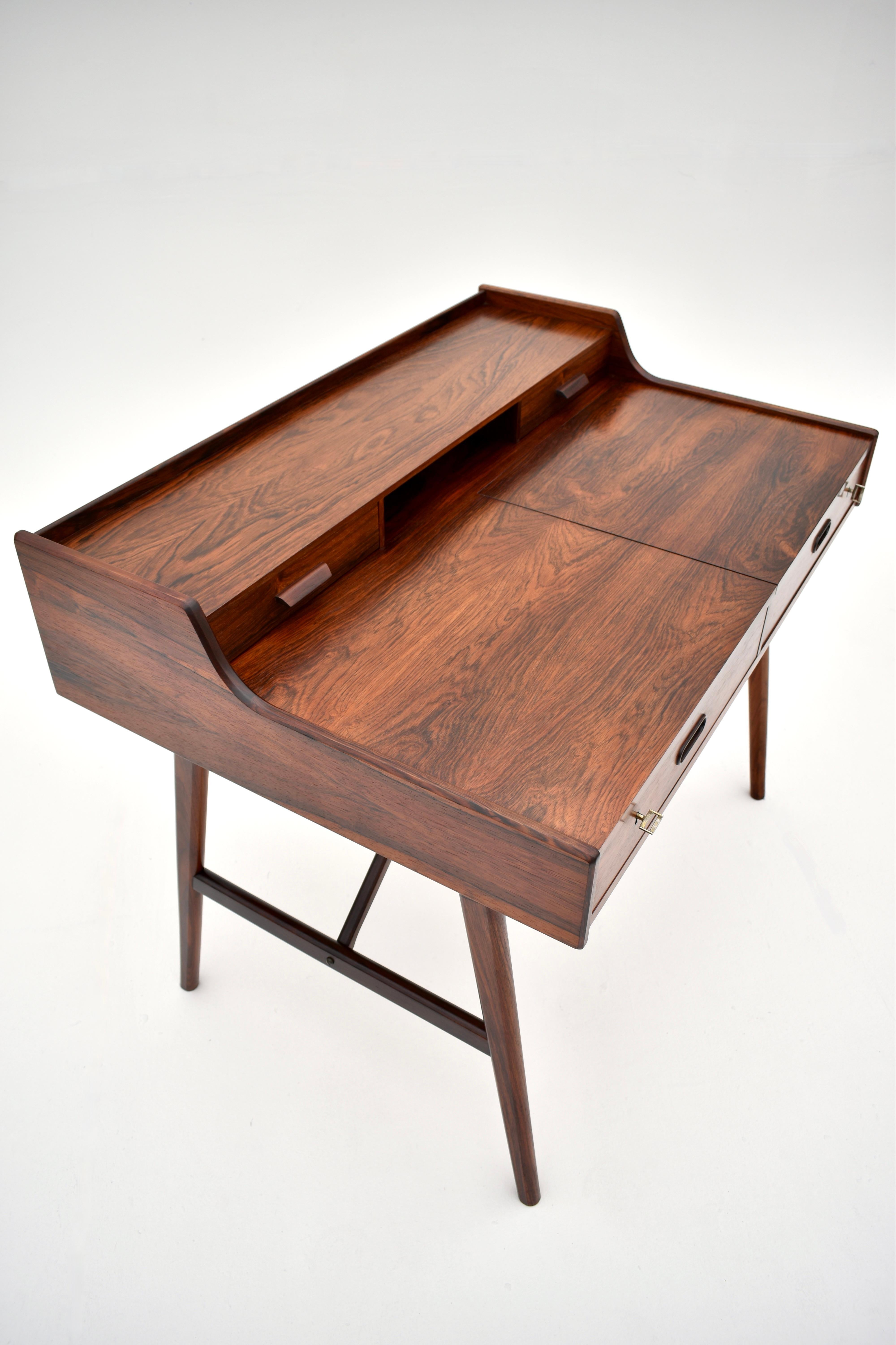 Danish Midcentury Arne Wahl Iversen Rosewood Model 65 Desk/Vanity Dresser 7