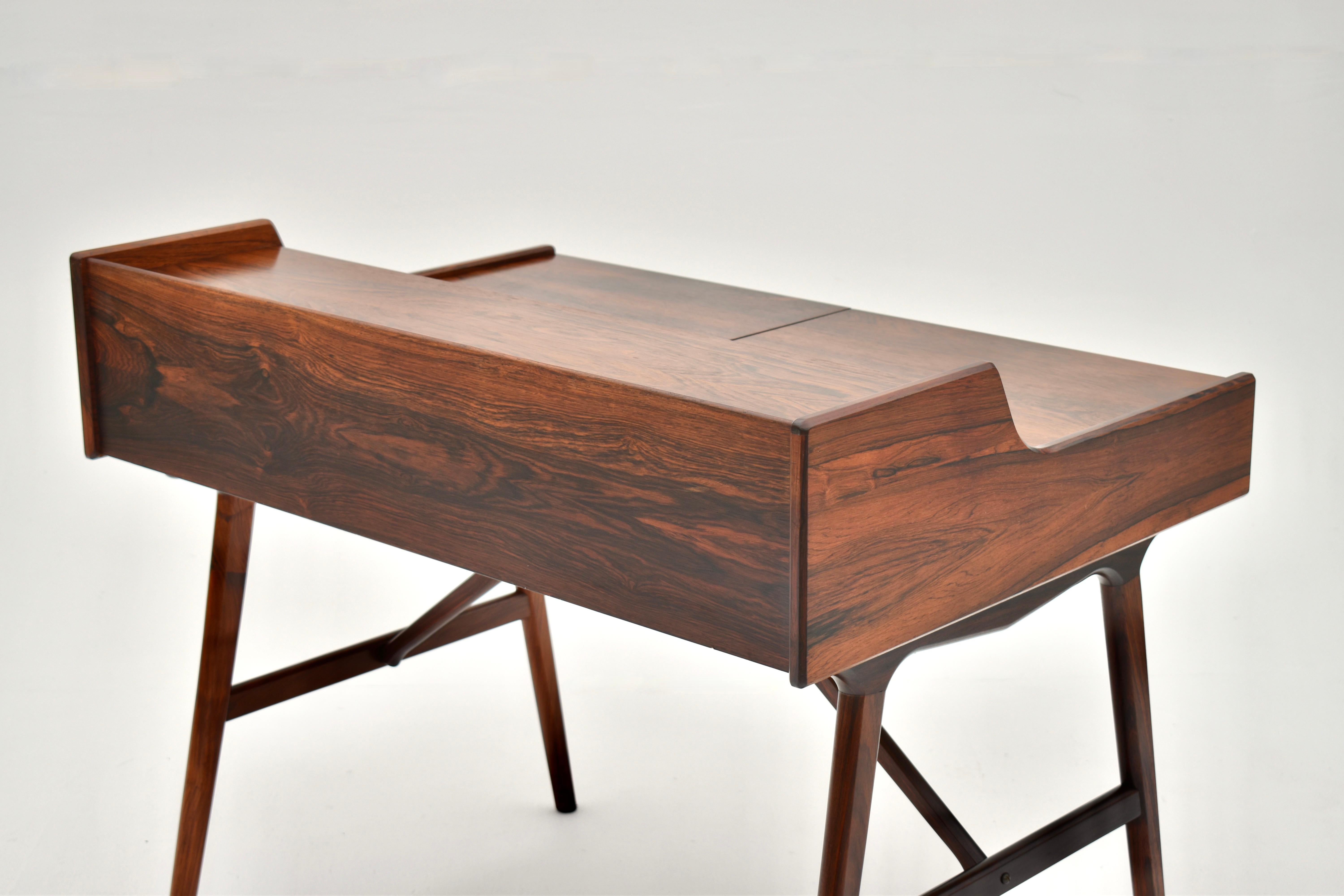 Danish Midcentury Arne Wahl Iversen Rosewood Model 65 Desk/Vanity Dresser 13
