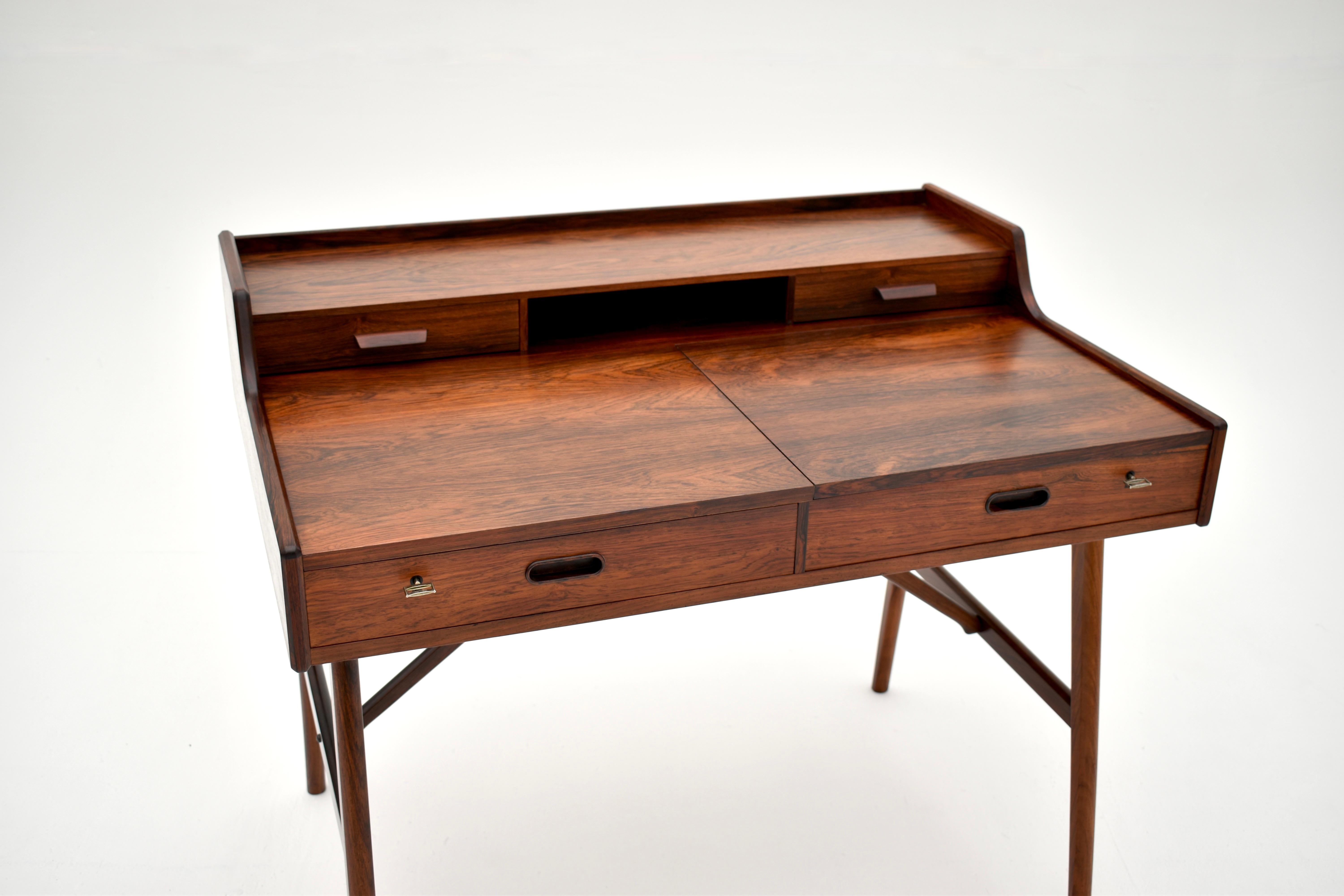 Danish Midcentury Arne Wahl Iversen Rosewood Model 65 Desk/Vanity Dresser 15
