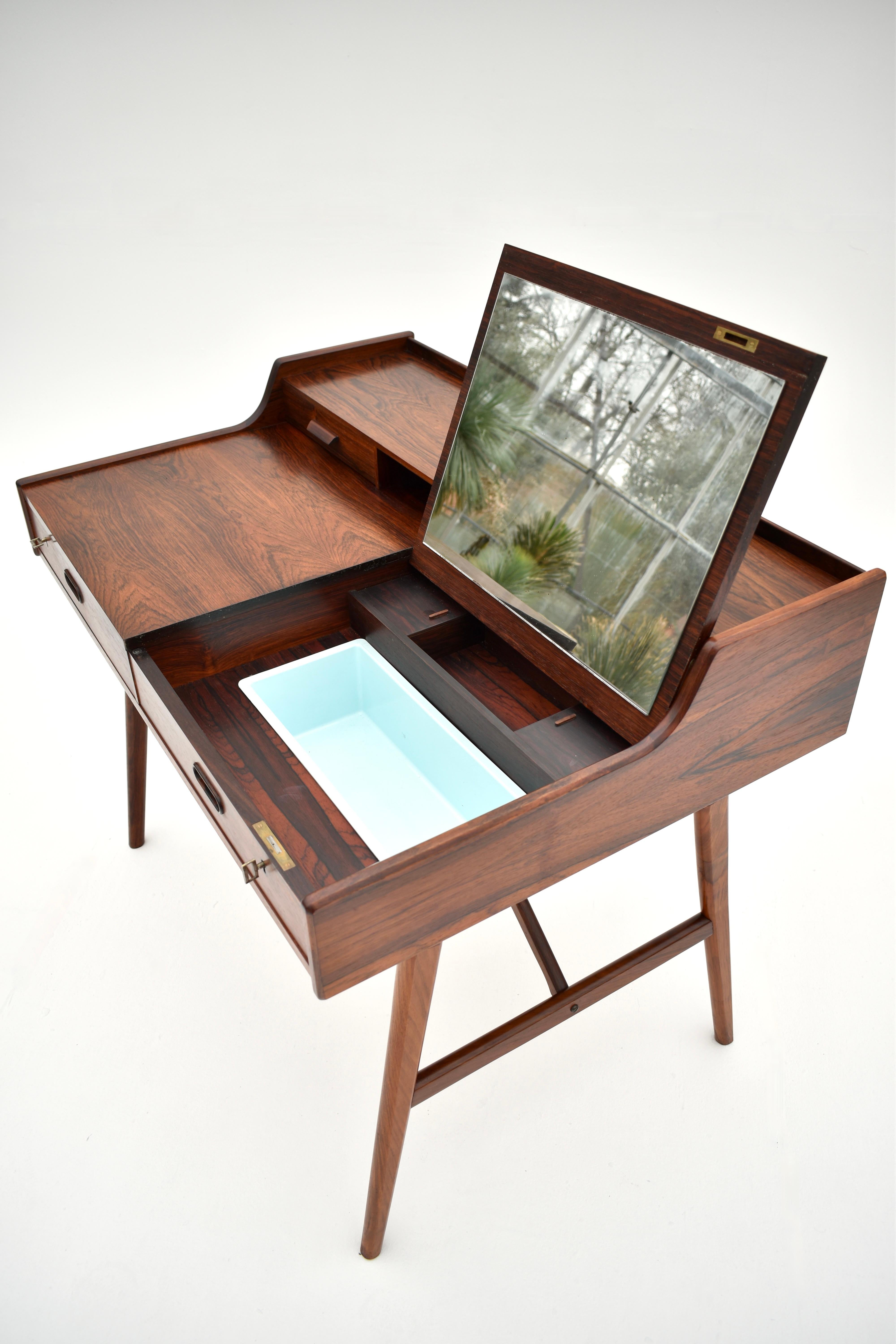 Danish Midcentury Arne Wahl Iversen Rosewood Model 65 Desk/Vanity Dresser 1