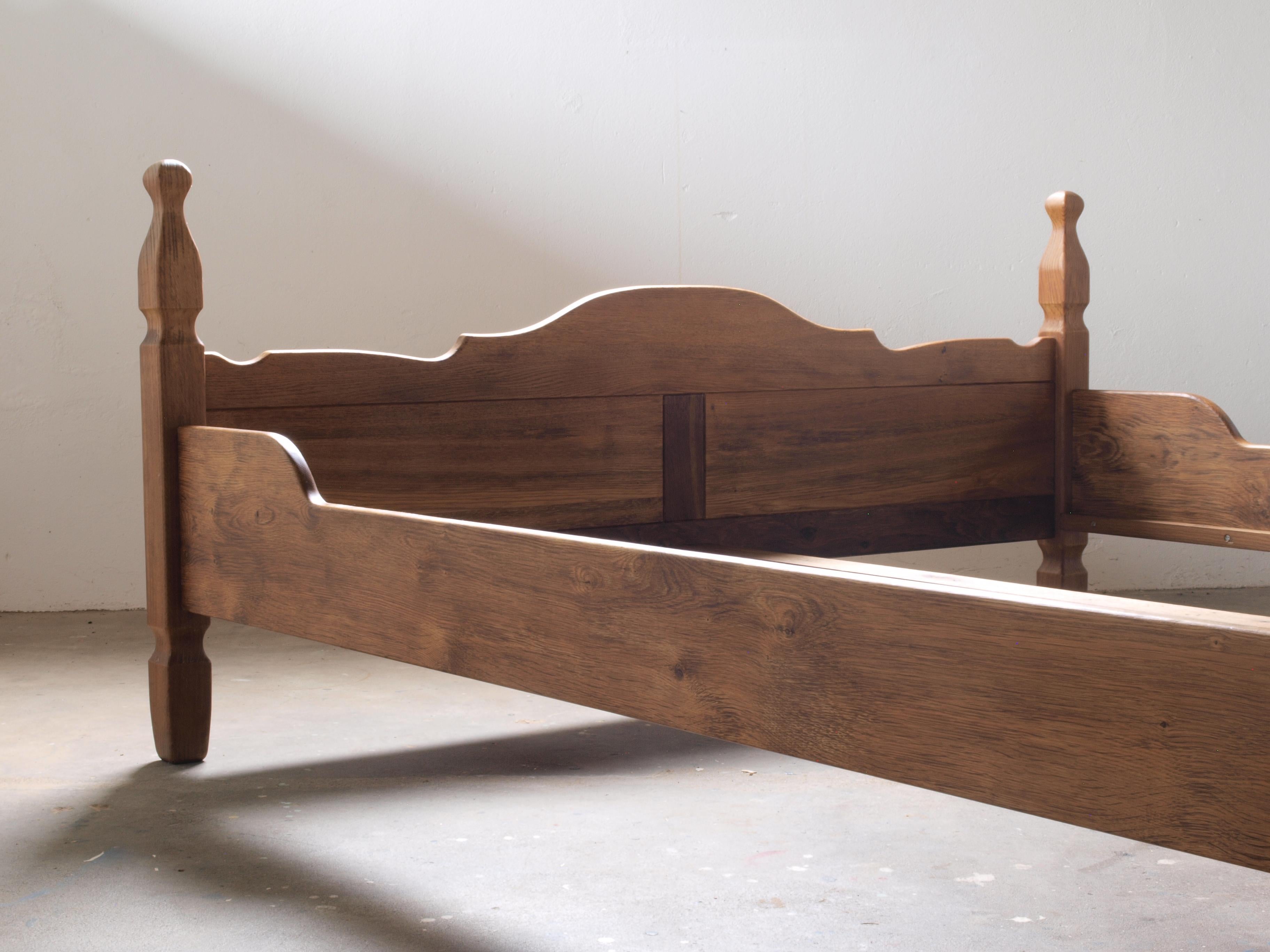 Danish Mid-Century Bed/Bedframe in Solid Oak in style of Henning Kjærnulf For Sale 2
