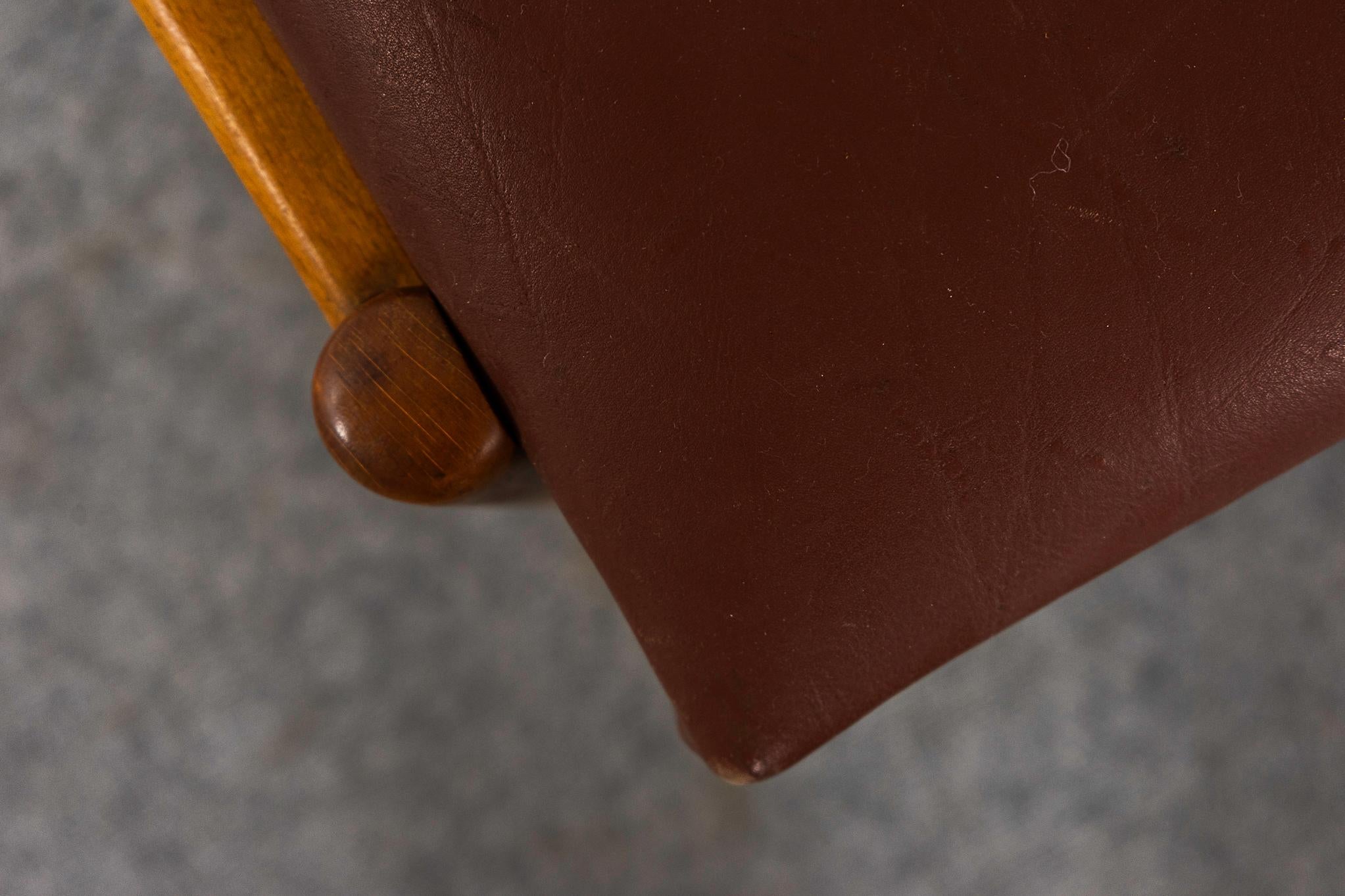 Dänischer Fußhocker aus Buche, Mitte des Jahrhunderts  im Zustand „Gut“ im Angebot in VANCOUVER, CA