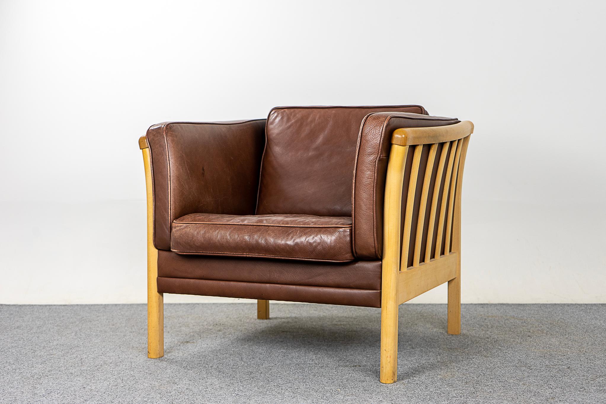 Danish Mid-Century Beech & Leather Lounge Chair For Sale 1