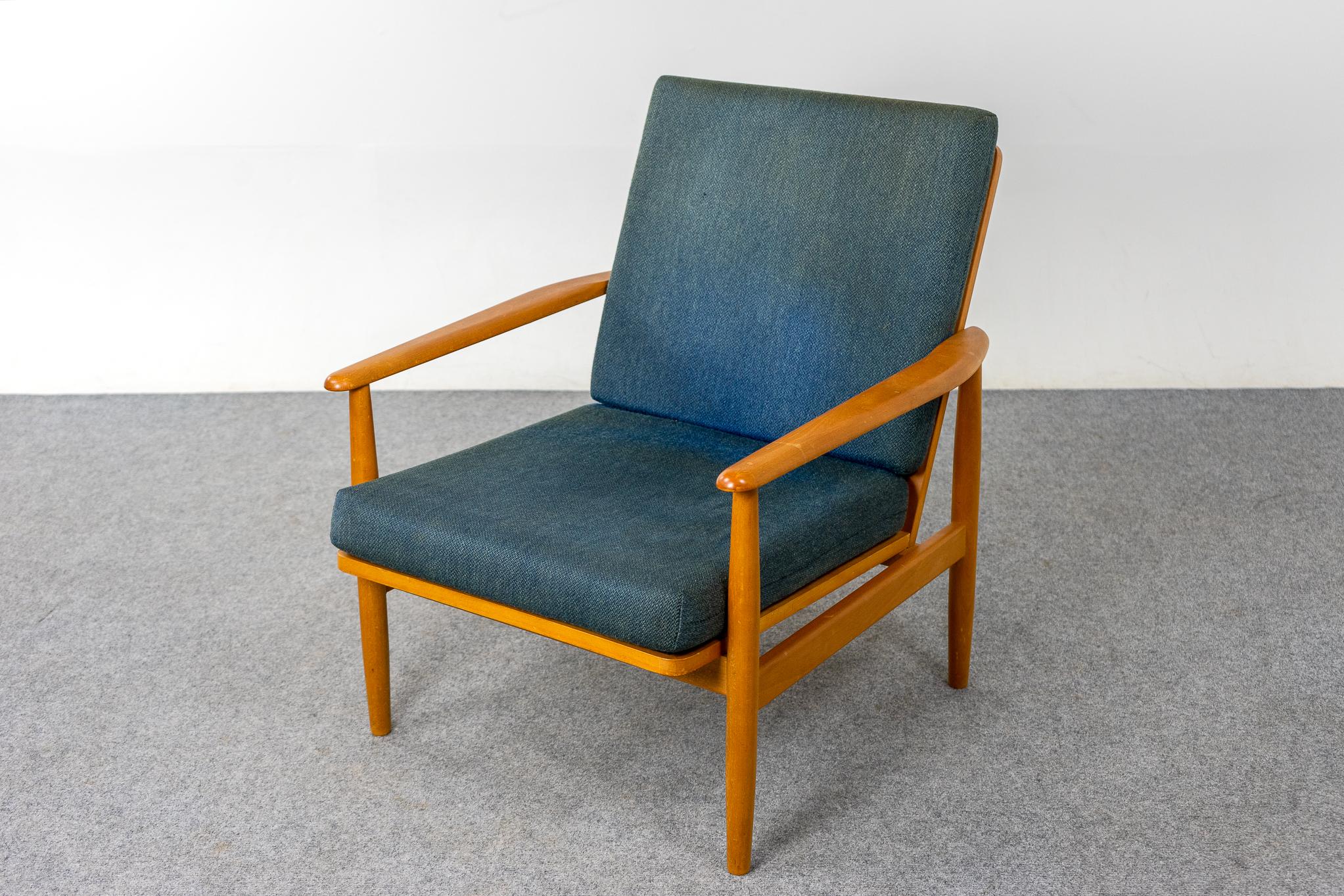 Mid-20th Century Danish Mid-Century Beech Lounge Chair For Sale