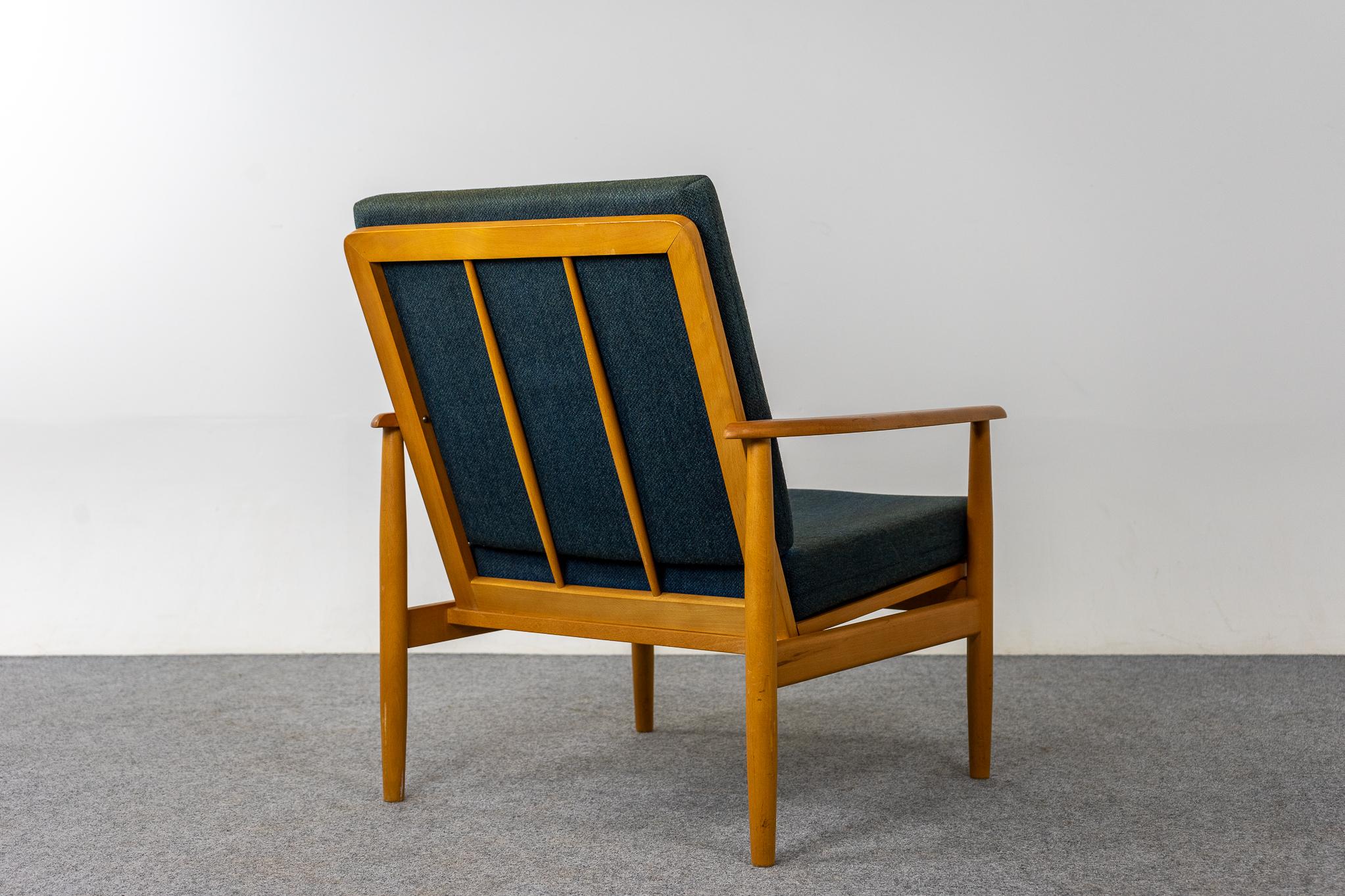 Danish Mid-Century Beech Lounge Chair For Sale 3