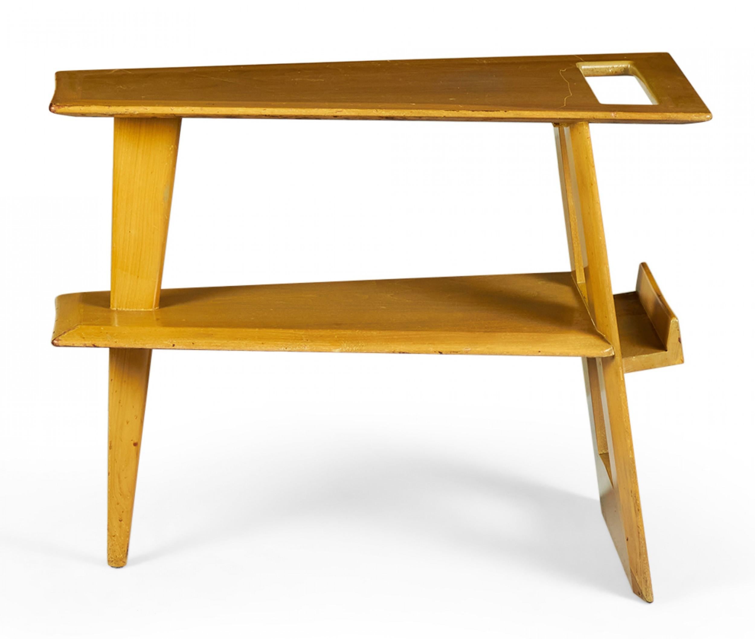 Danish Mid-Century Blond Mahogany Wedge Magazine Table 'Manner of Jens Risom' In Good Condition For Sale In New York, NY