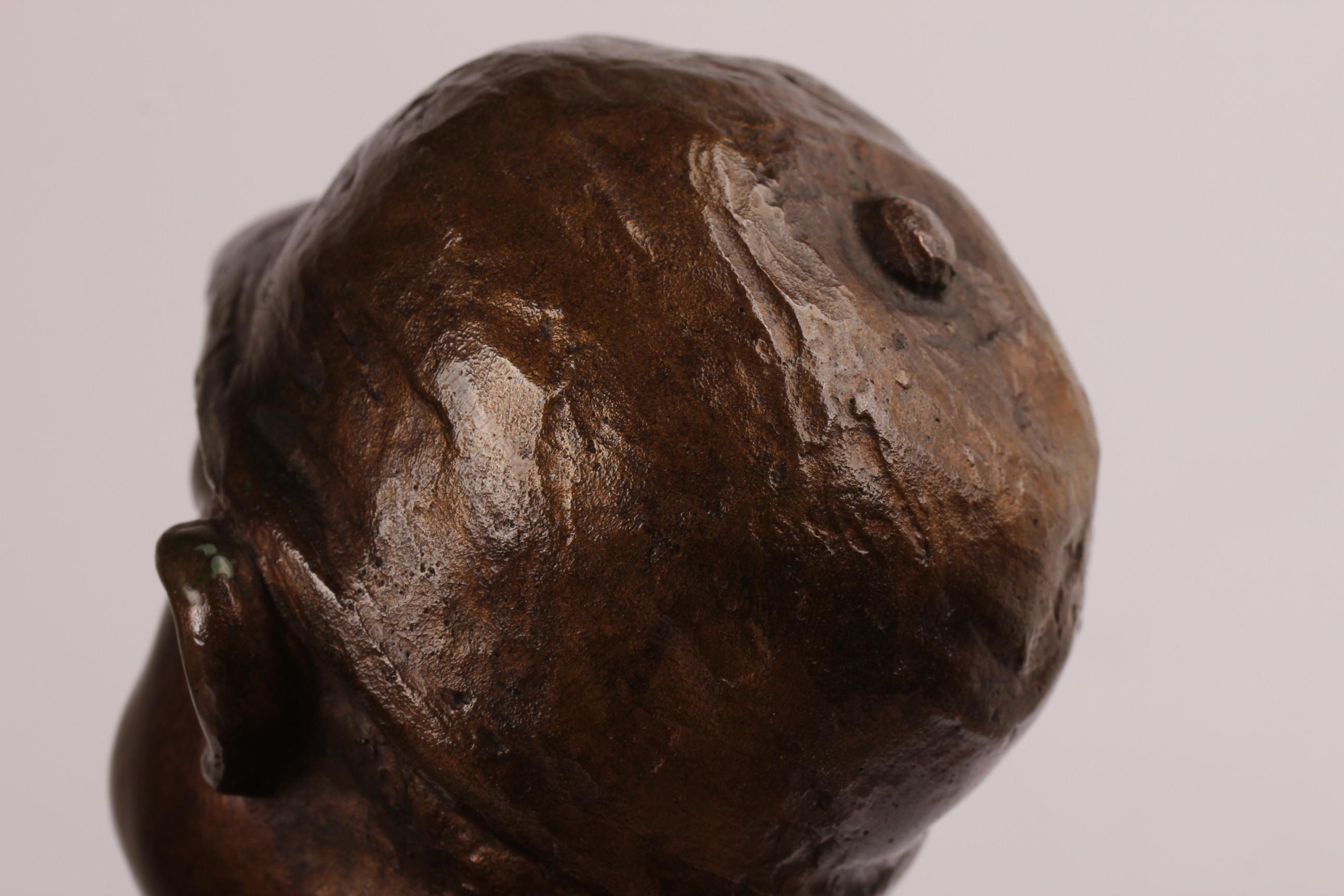 Elna Borch - Grande figurine danoise en bronze représentant un jeune garçon avec un parapluie, années 1950 6