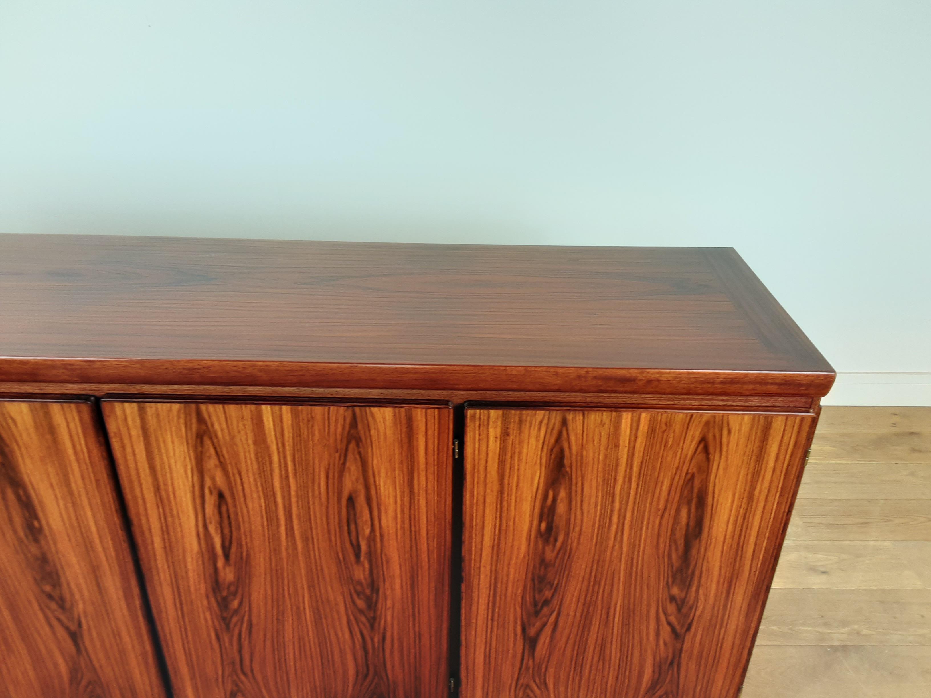 Danish Midcentury Brown Sideboard in Rosewood by Dyrlund Smith For Sale 1