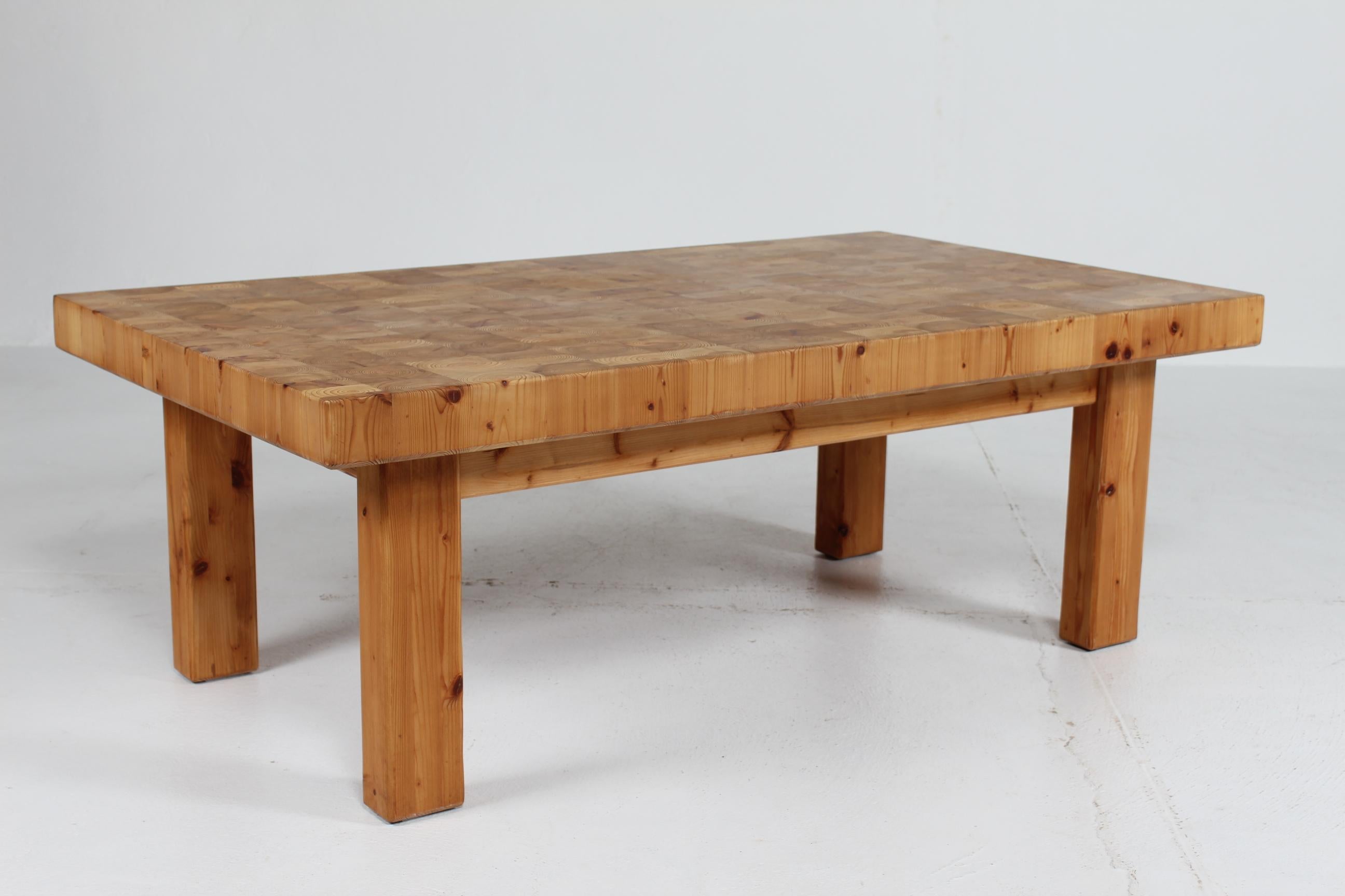 Danish Mid-century Brutalist Coffee Table Solid Pine in Daumiller Style 1970s For Sale 8