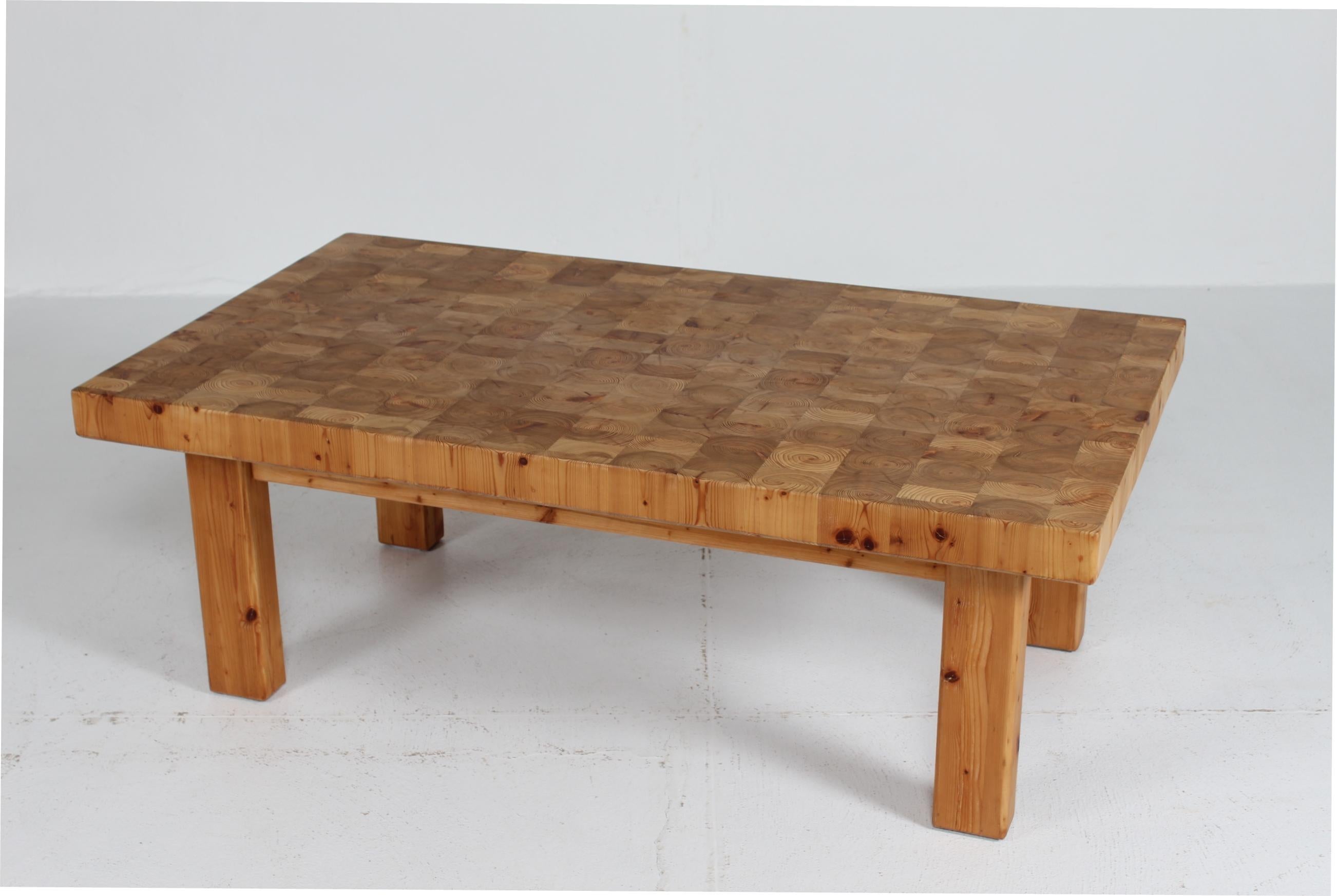 Scandinavian Modern Danish Mid-century Brutalist Coffee Table Solid Pine in Daumiller Style 1970s For Sale