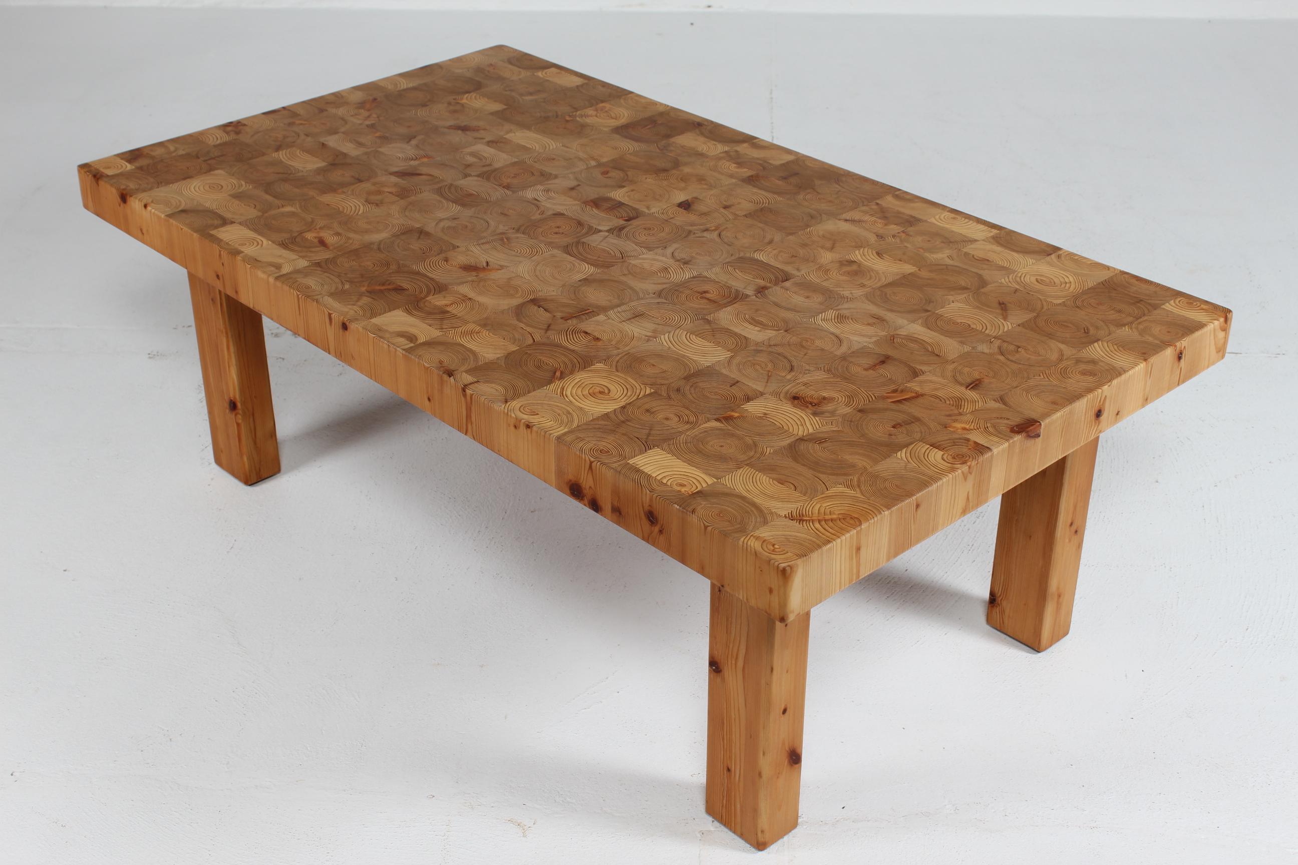 Danish Mid-century Brutalist Coffee Table Solid Pine in Daumiller Style 1970s For Sale 3