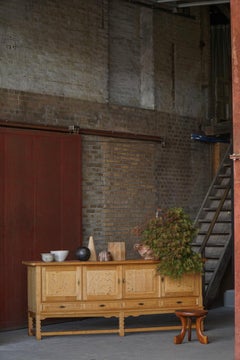 Credenza danese brutalista di metà secolo in Oak, Henning Kjærnulf, anni '1960