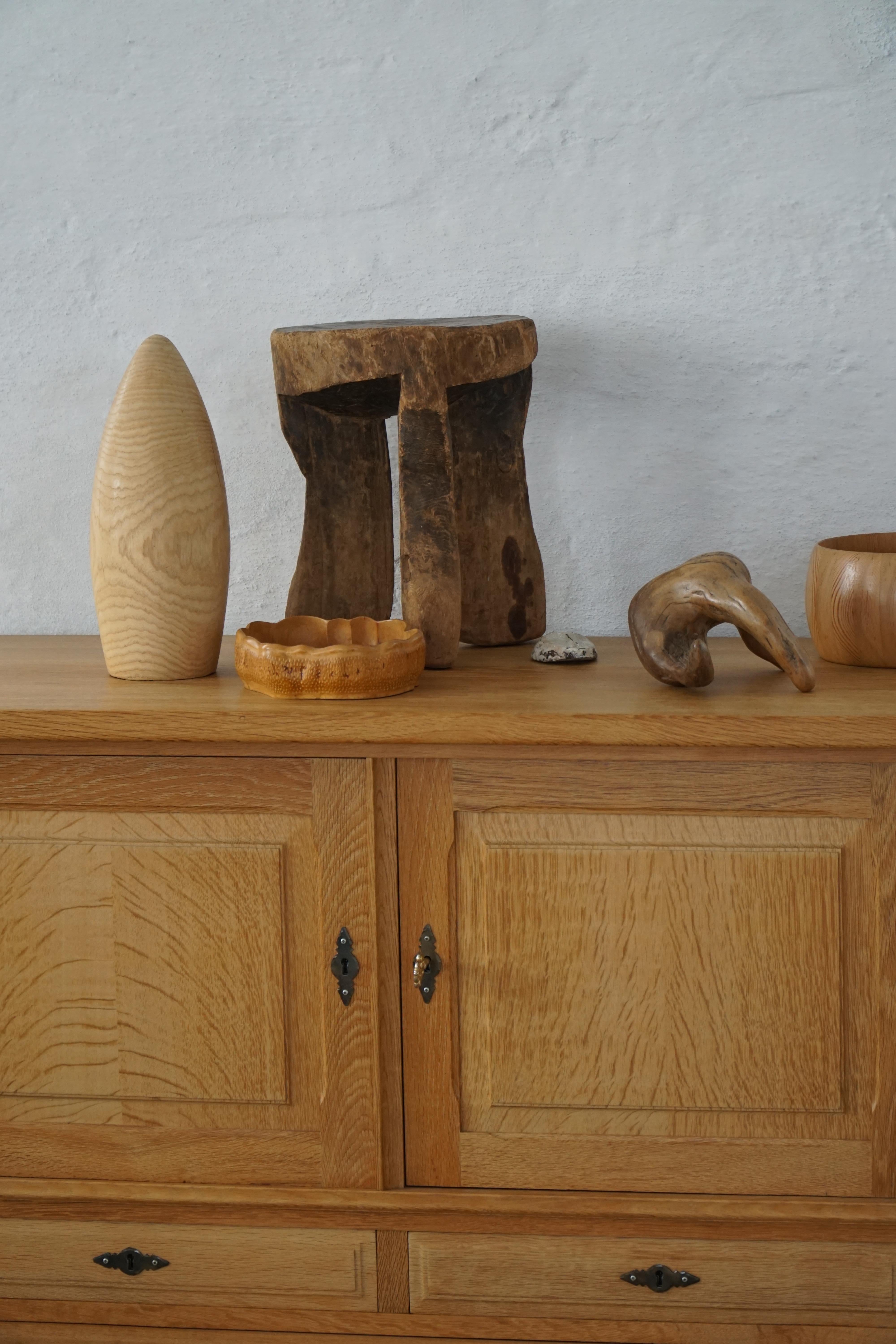 Buffet danois du milieu du siècle, brutaliste, en Oak, Henning Kjærnulf, 1970 en vente 12