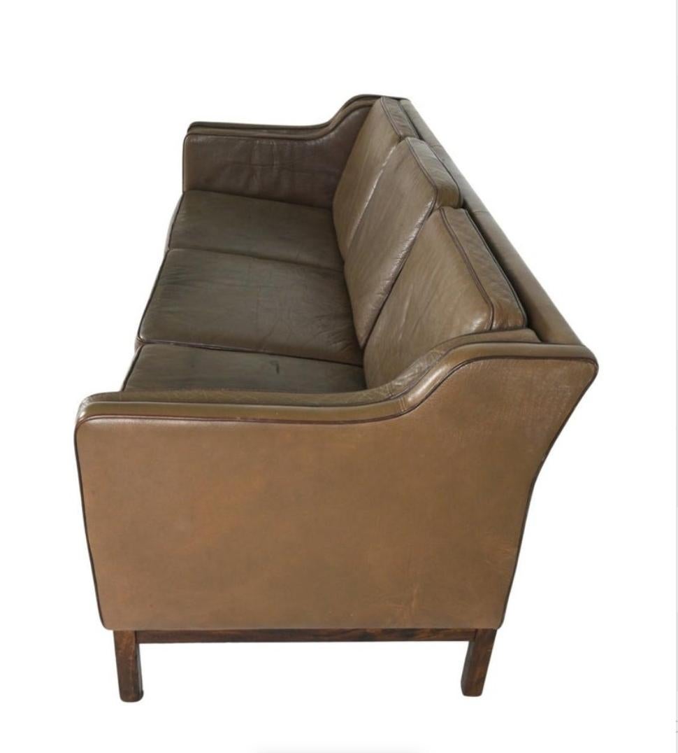 Dänisches Buffalo Hide-Leder-Sofa aus der Mitte des Jahrhunderts von Mogens Hansen, ca. 1960er Jahre (Moderne der Mitte des Jahrhunderts) im Angebot