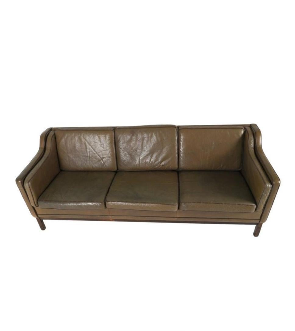 Dänisches Buffalo Hide-Leder-Sofa aus der Mitte des Jahrhunderts von Mogens Hansen, ca. 1960er Jahre (Mitte des 20. Jahrhunderts) im Angebot