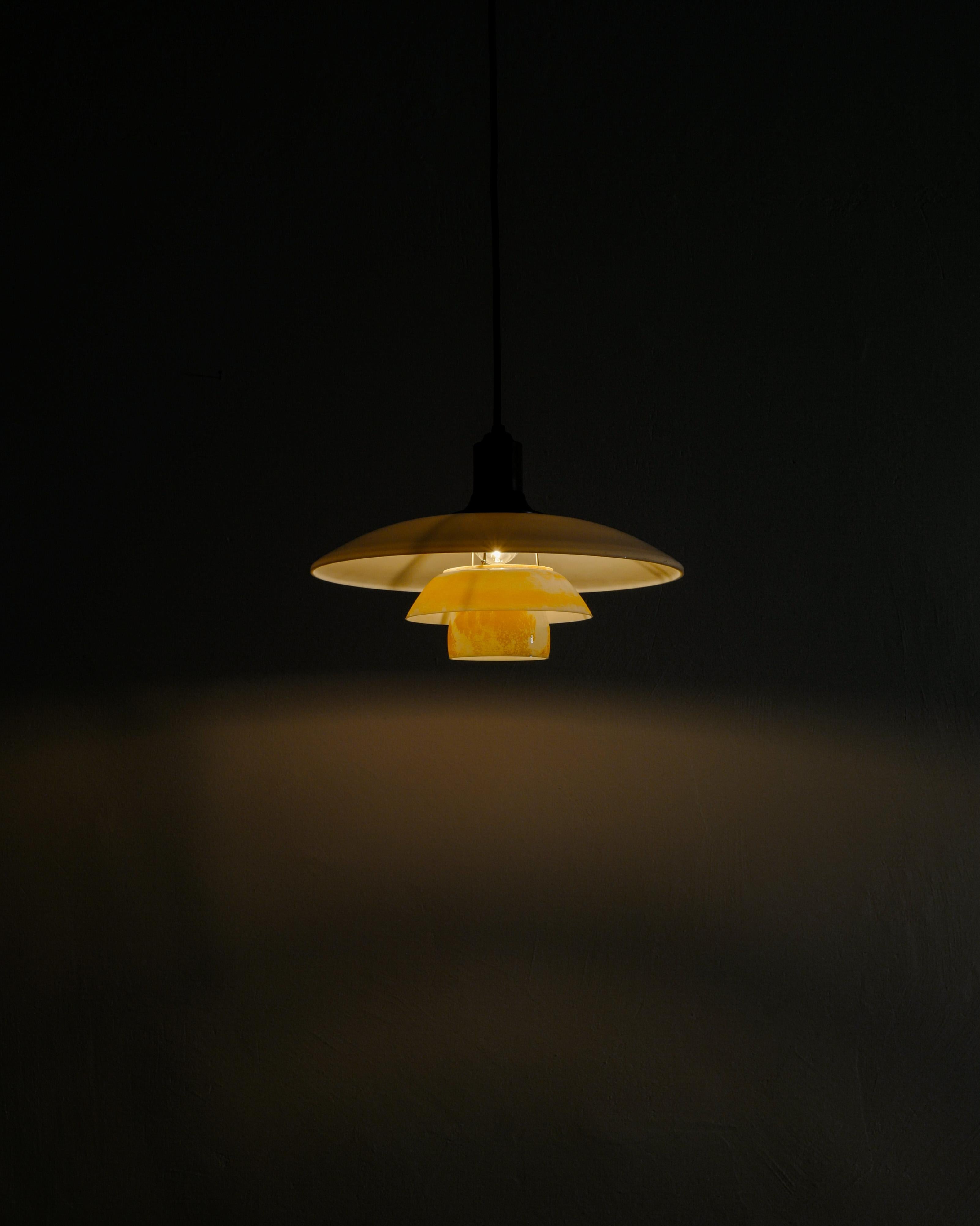 Frühe dänische Deckenleuchte-Hängelampe „PH-3 / D.R.P“ von Poul Henningsen, 1930er Jahre (Messing) im Angebot