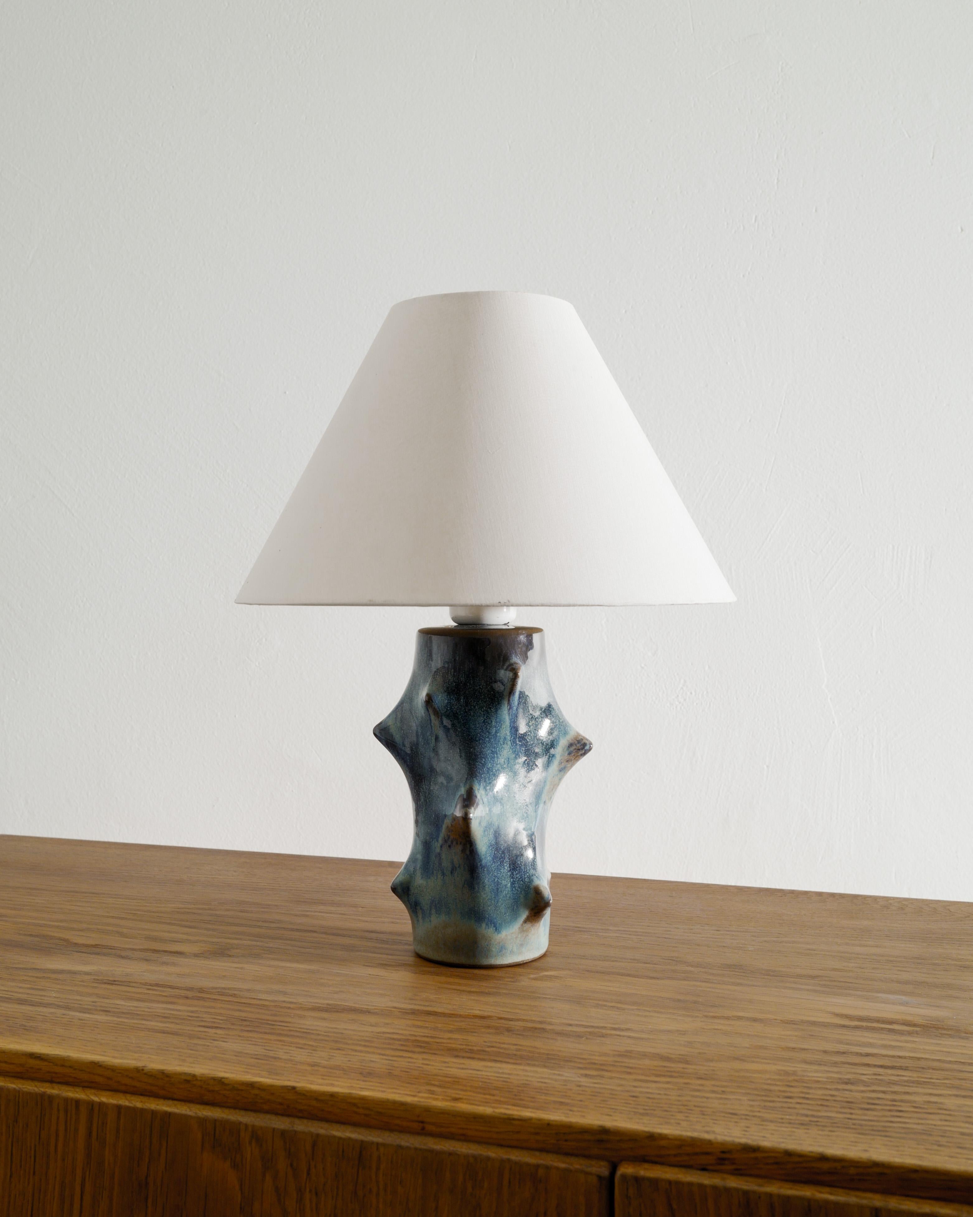 Scandinave moderne Lampe danoise du milieu du siècle en céramique grès 