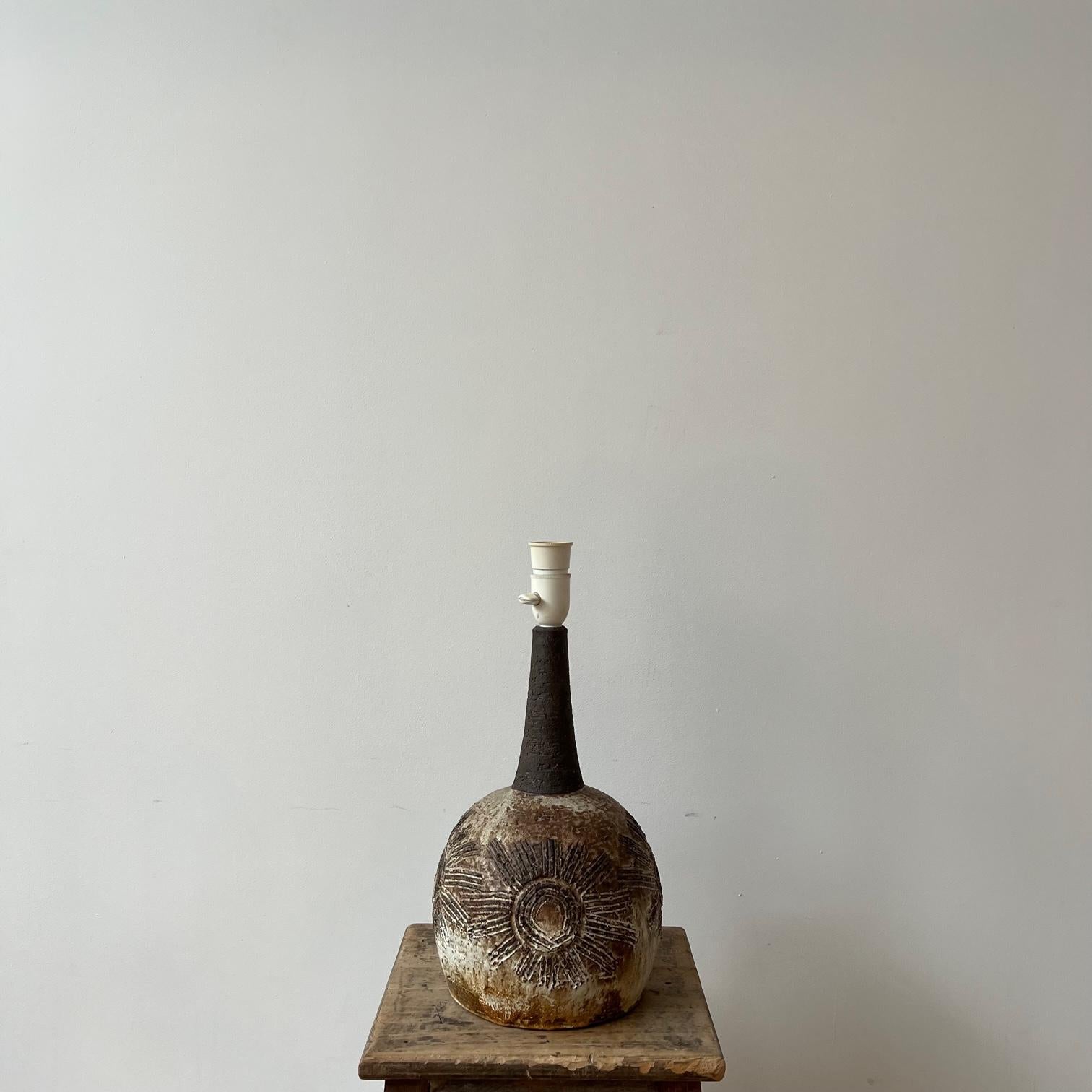 Lampe de table danoise en cramique du milieu du sicle en vente 4