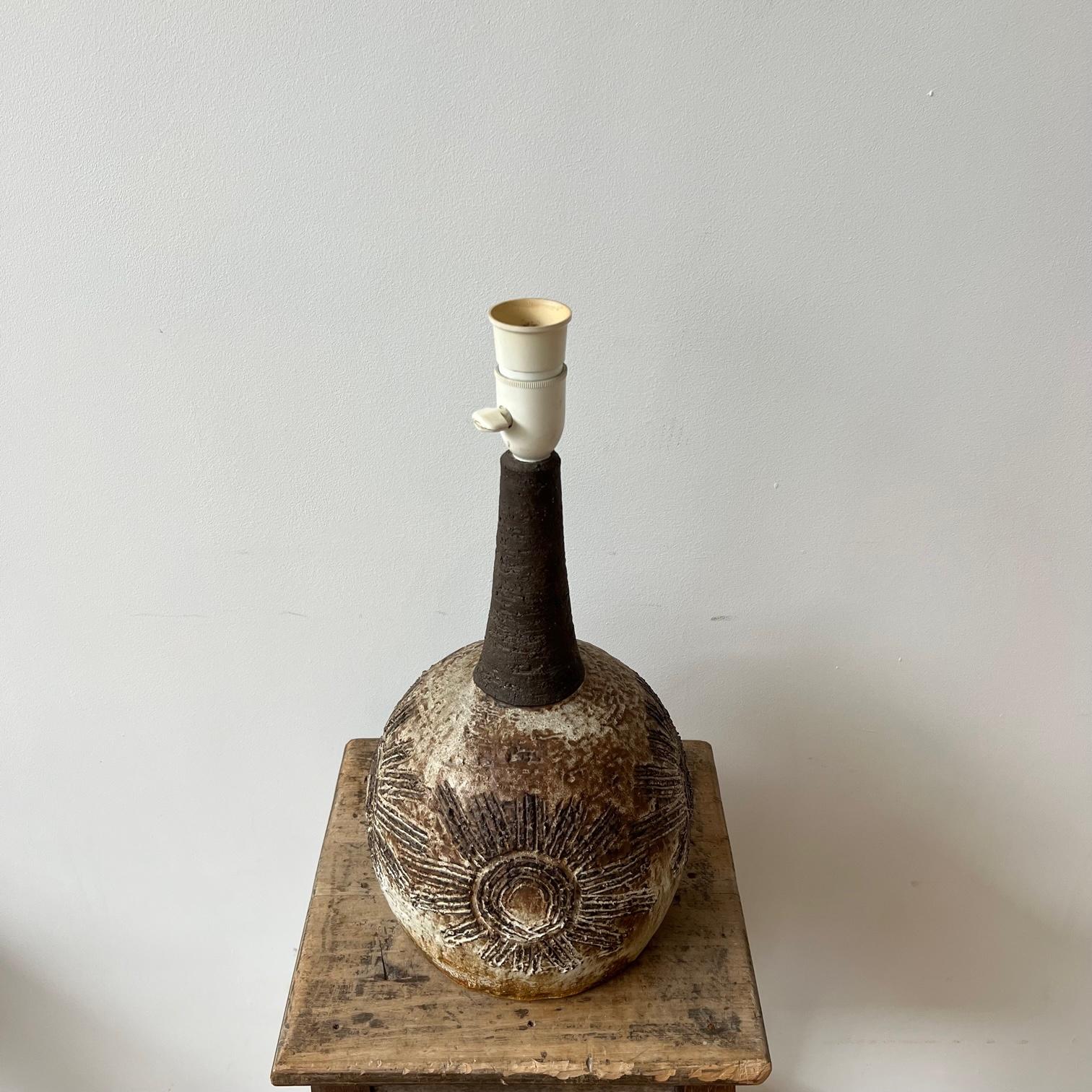 Mid-Century Modern Lampe de table danoise en cramique du milieu du sicle en vente