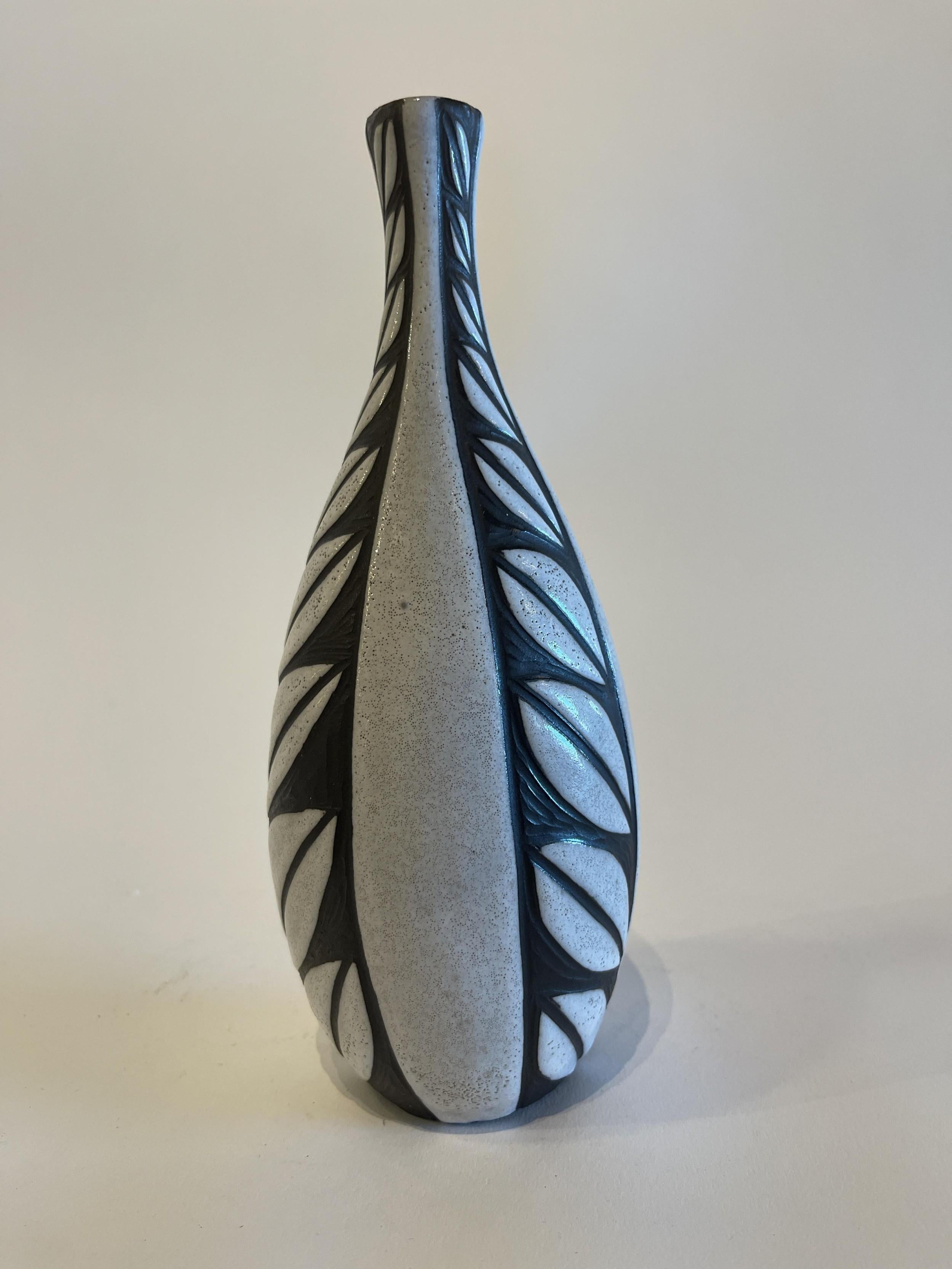 Scandinavo moderno Vaso in ceramica danese del metà secolo, Marianne Starck per Andersen and Sons in vendita