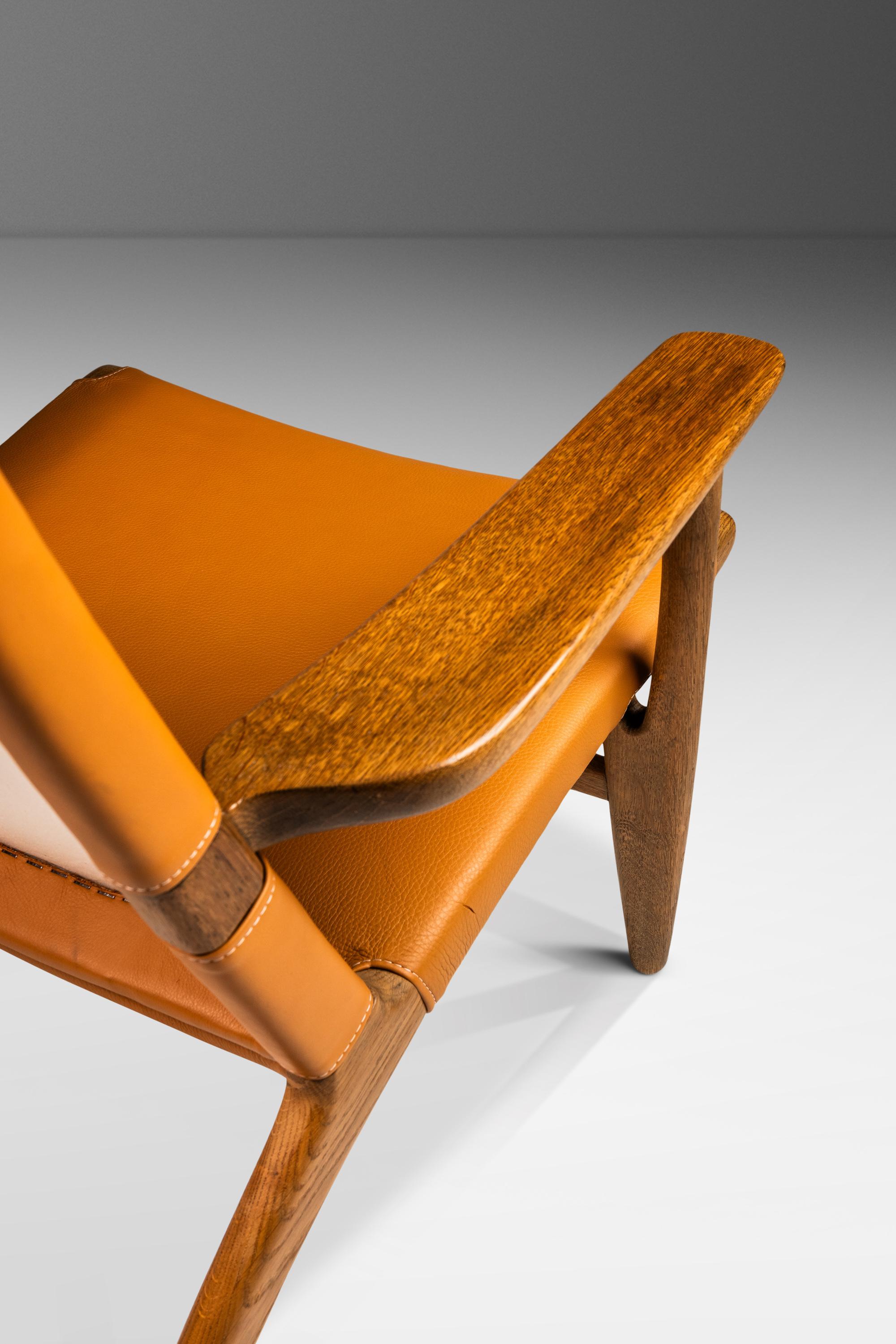  Danish Mid-Century CH 25 Lounge Chair by Hans J. Wegner, Oak & Leather, c. 1950 For Sale 4