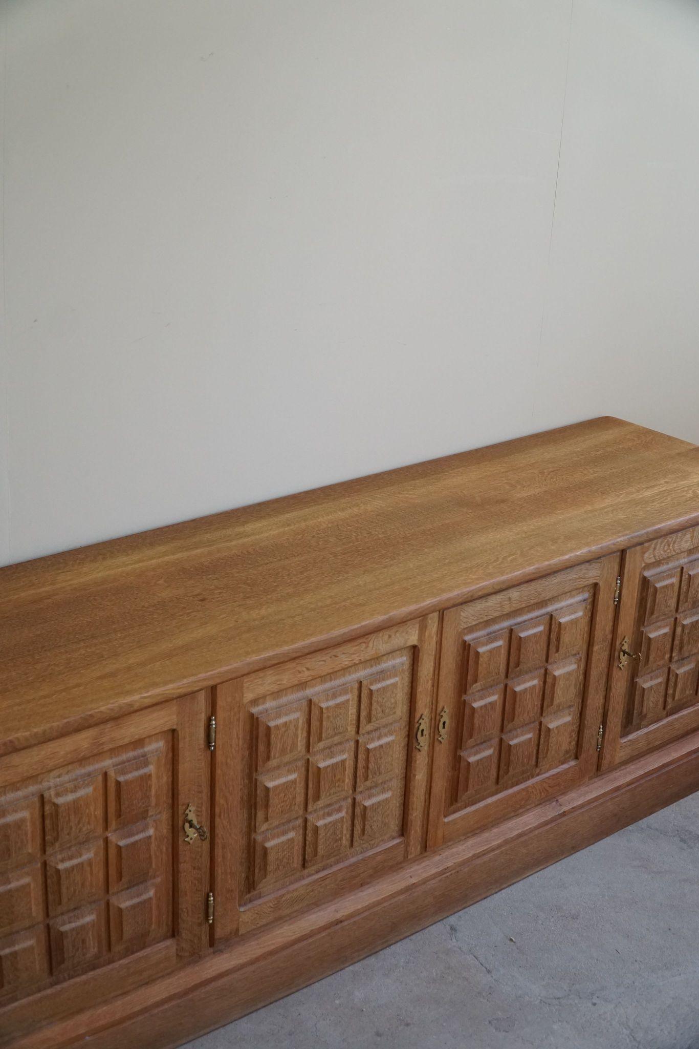 Danish Mid Century, Classic Low Rectangular Brutalist Sideboard in Oak, 1950s 5