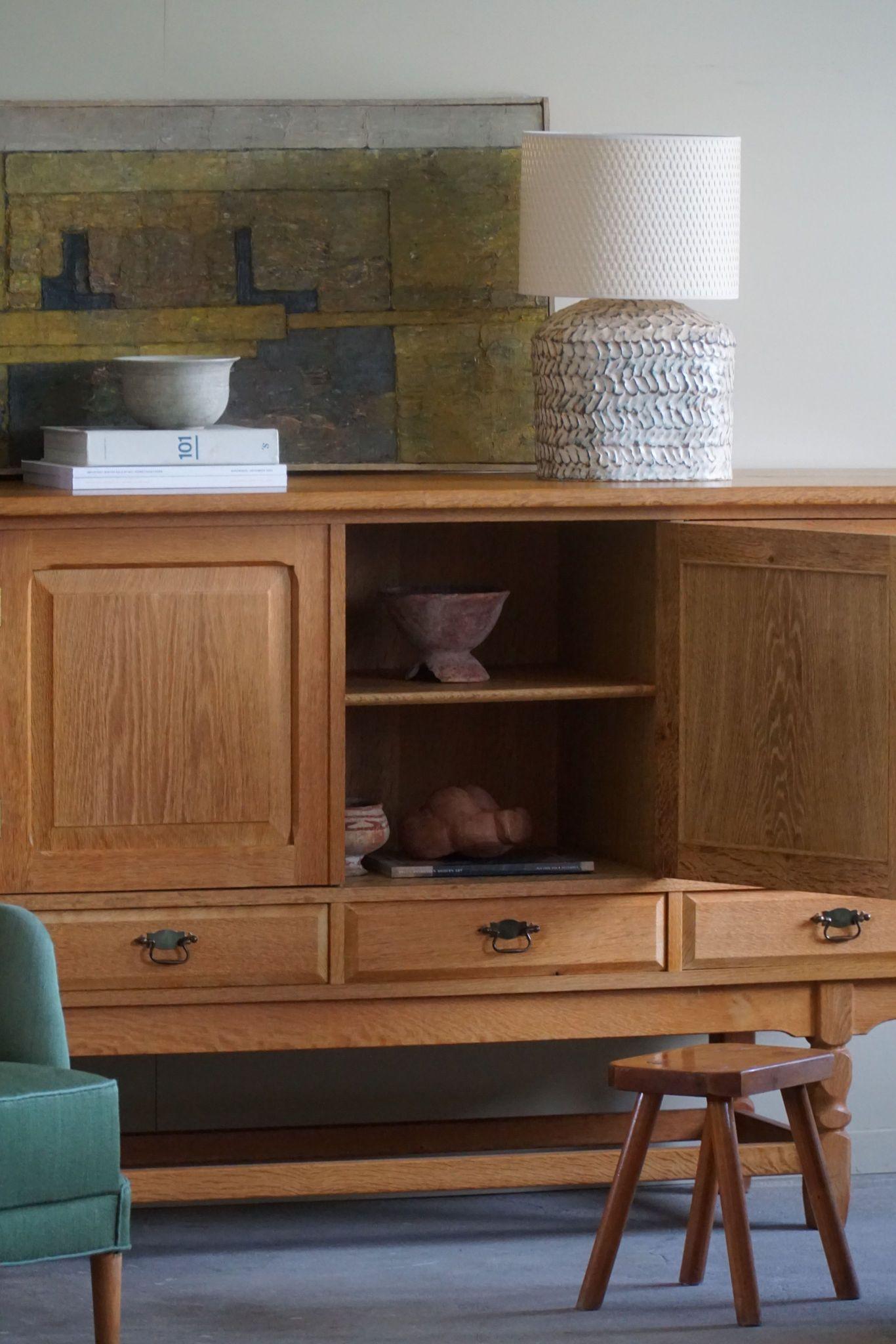 Dänisches Mid Century, Classic Rectangular Brutalist Sideboard in OAK, 1950er Jahre 9