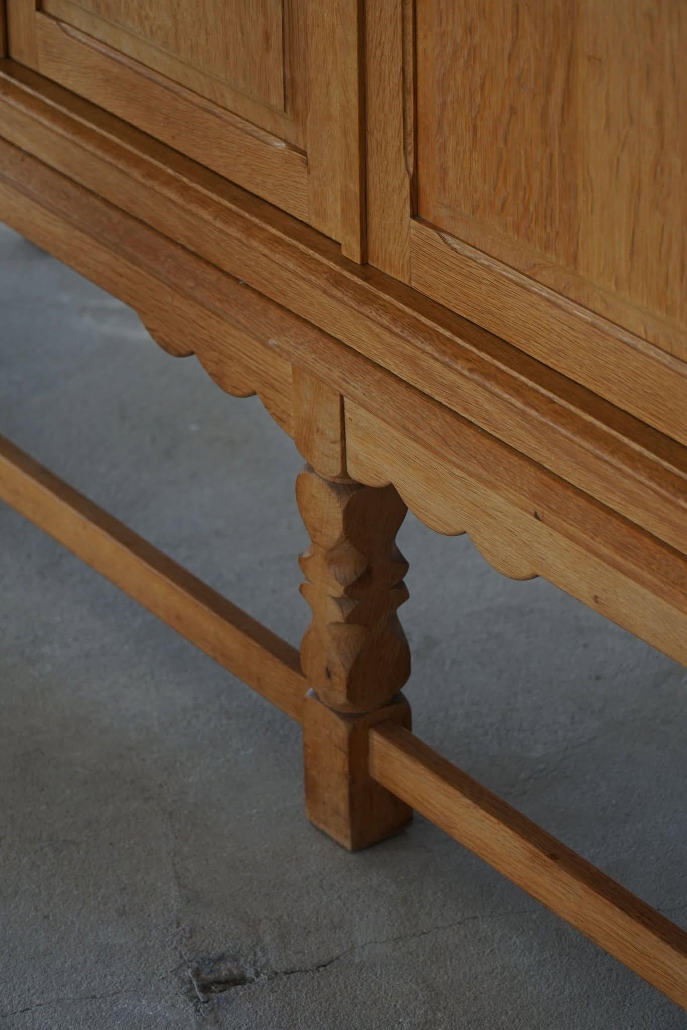 Ottone Credenza classica rettangolare danese di metà secolo in Oak, stile Kjærnulf, anni '60 in vendita