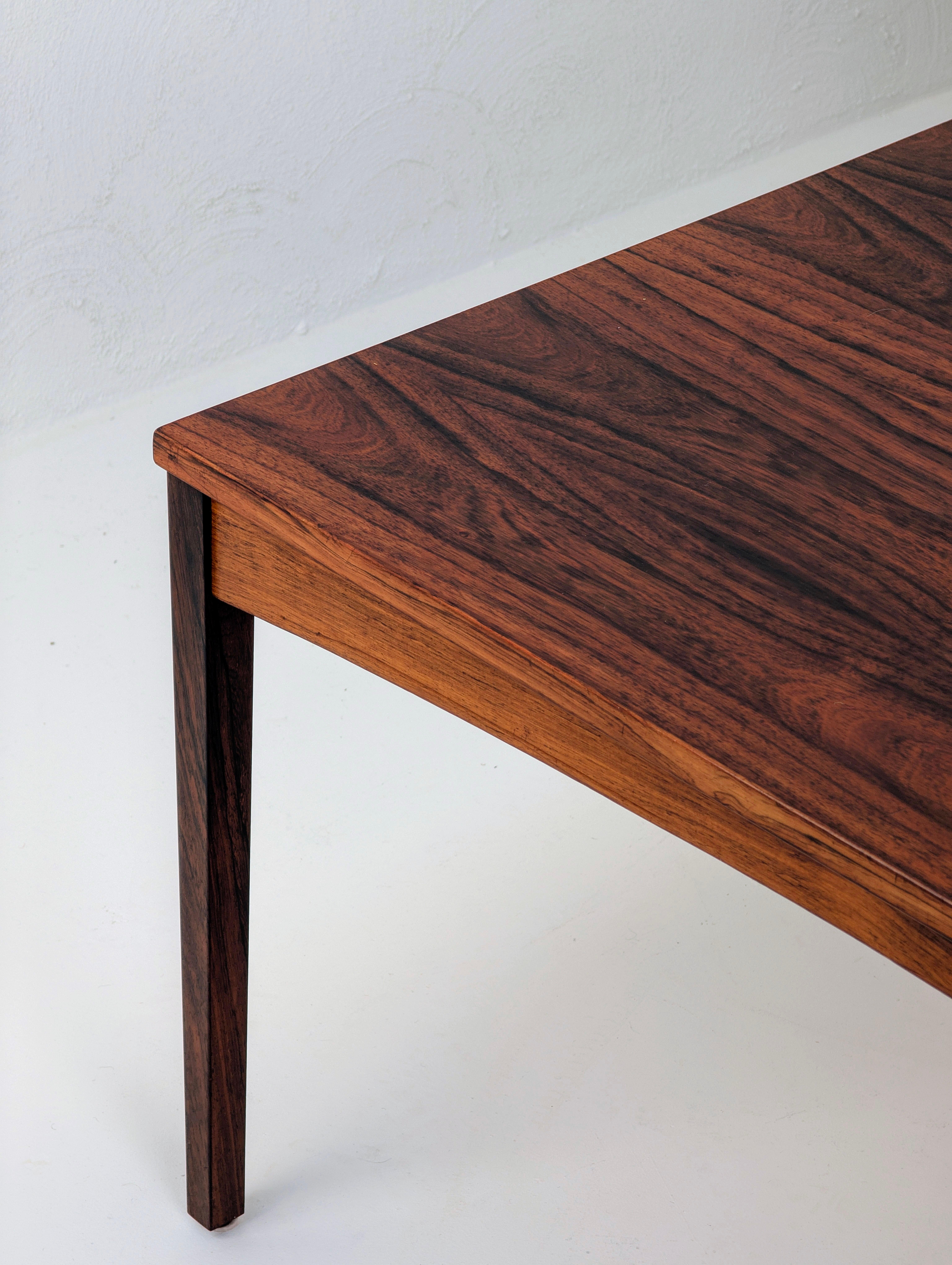 Mesa de centro danesa de mediados de siglo en palisandro brasileño, c. 1960 en venta 2