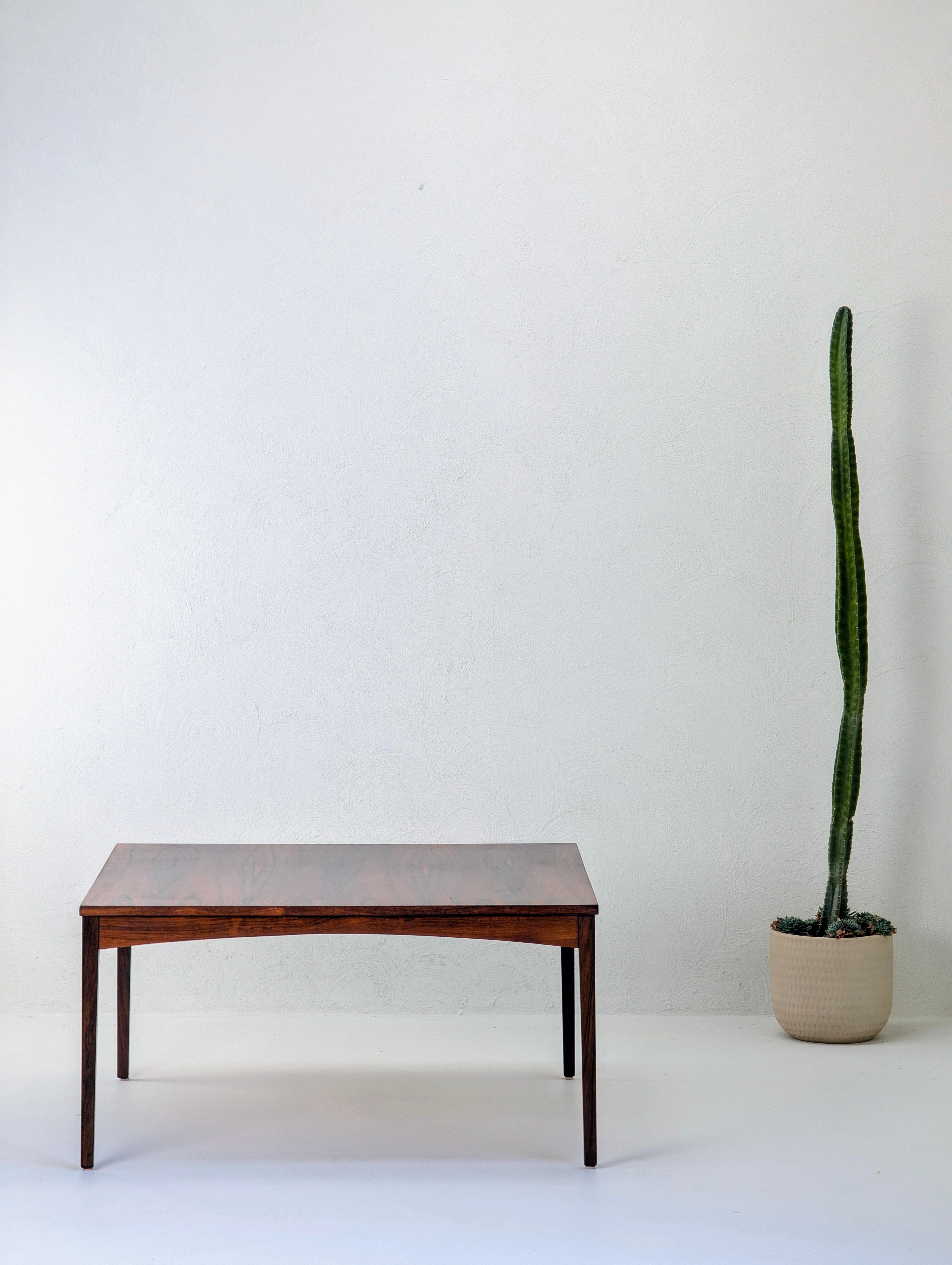 Mesa de centro danesa de mediados de siglo en palisandro brasileño, c. 1960 en venta 4