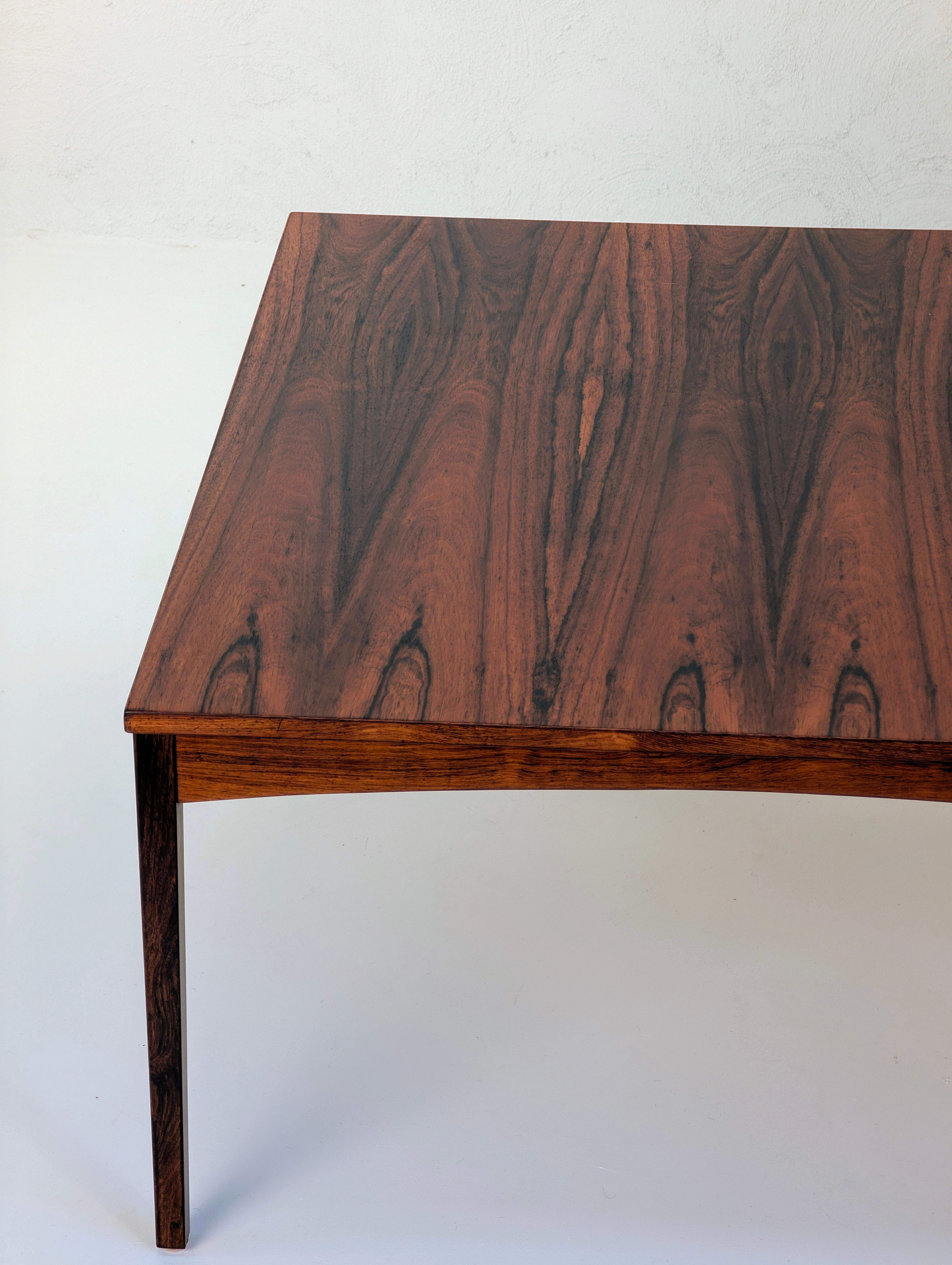 Mesa de centro danesa de mediados de siglo en palisandro brasileño, c. 1960 mediados del siglo XX en venta