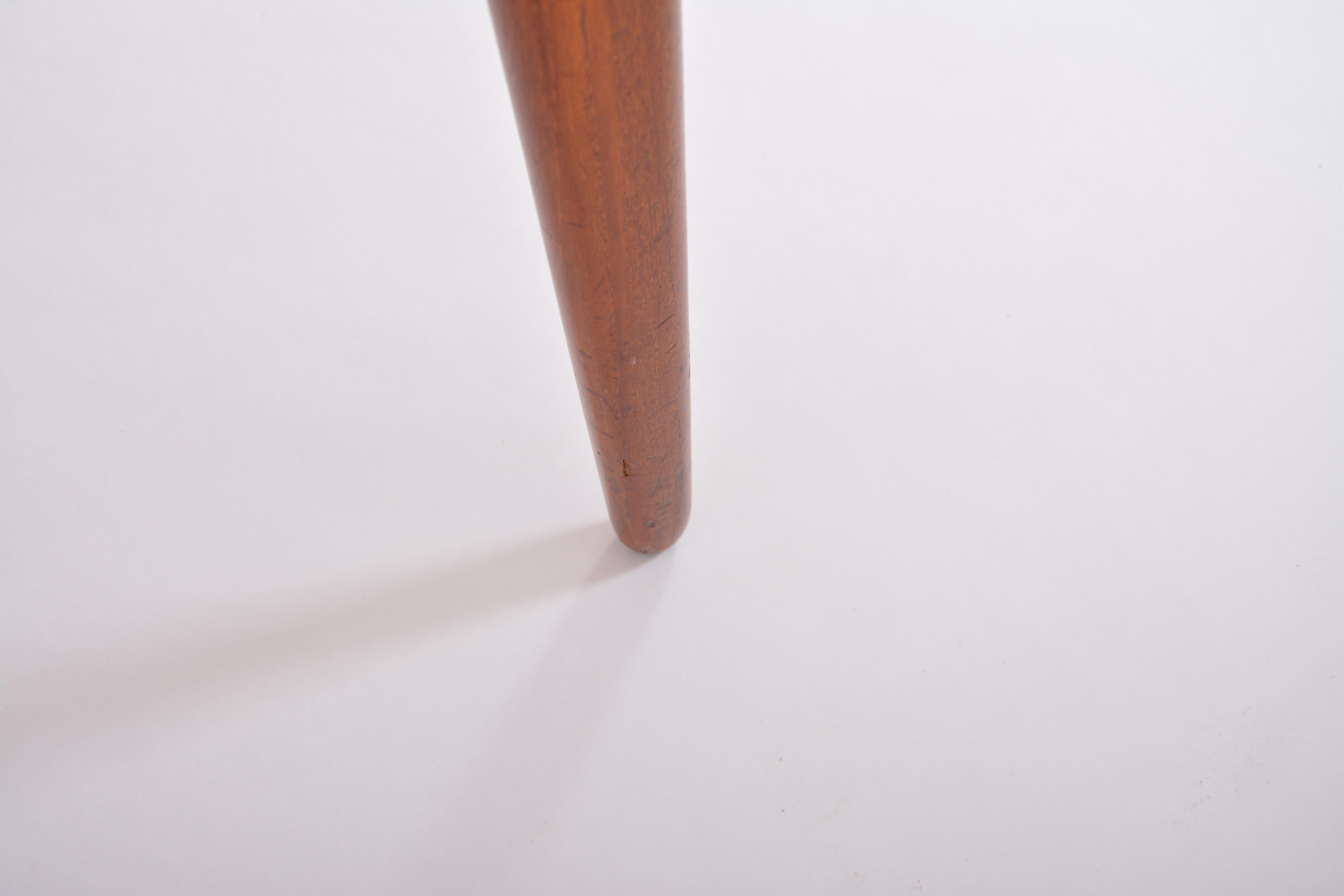 Table basse danoise du milieu du siècle dernier en bois de teck en vente 10
