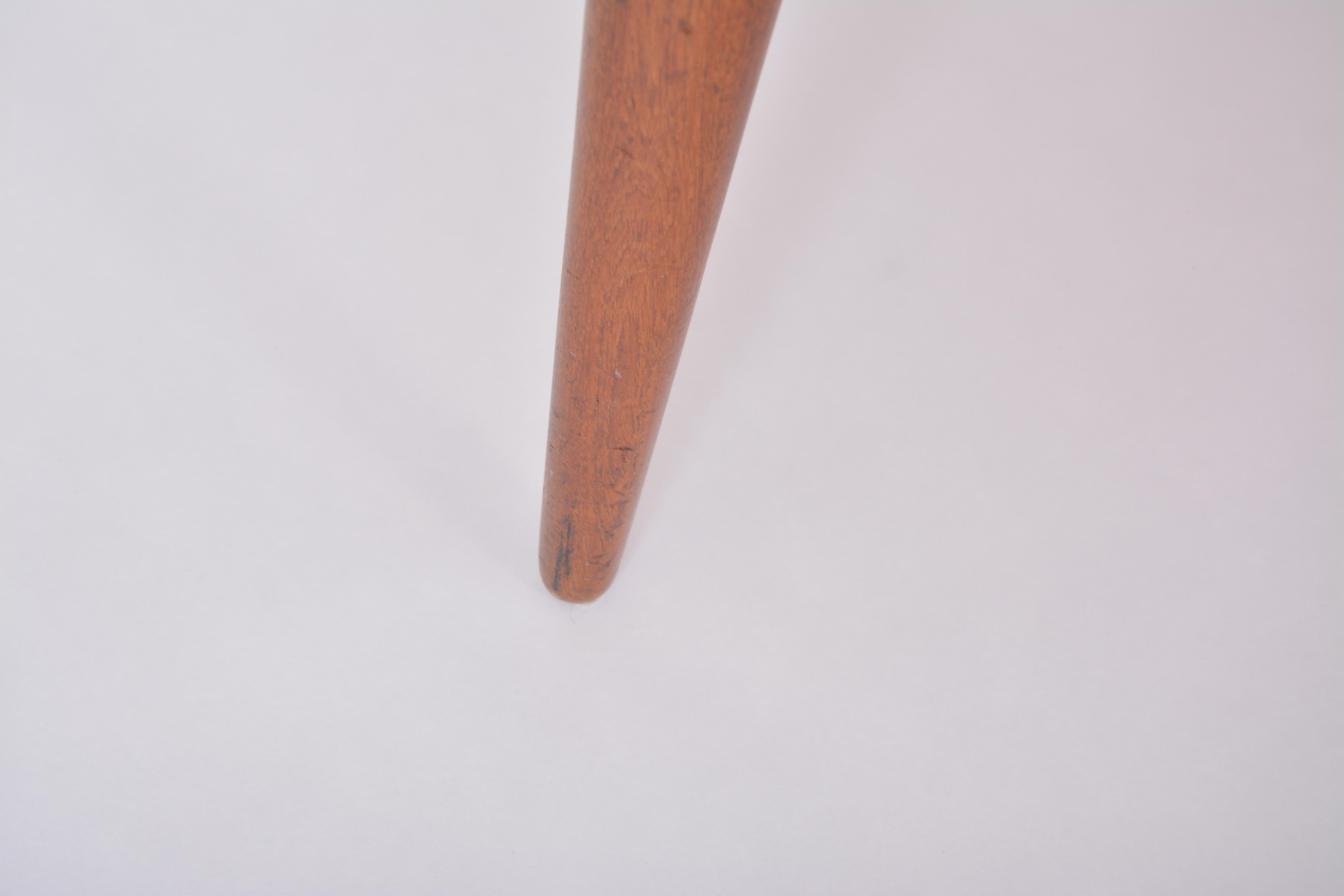 20ième siècle Table basse danoise du milieu du siècle dernier en bois de teck en vente