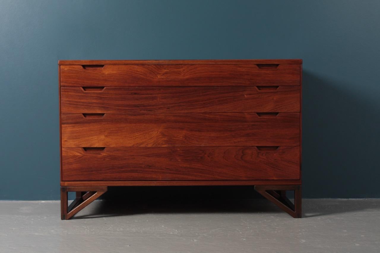 Danish Midcentury Commode in Rosewood by Langkilde, 1960s In Good Condition In Lejre, DK