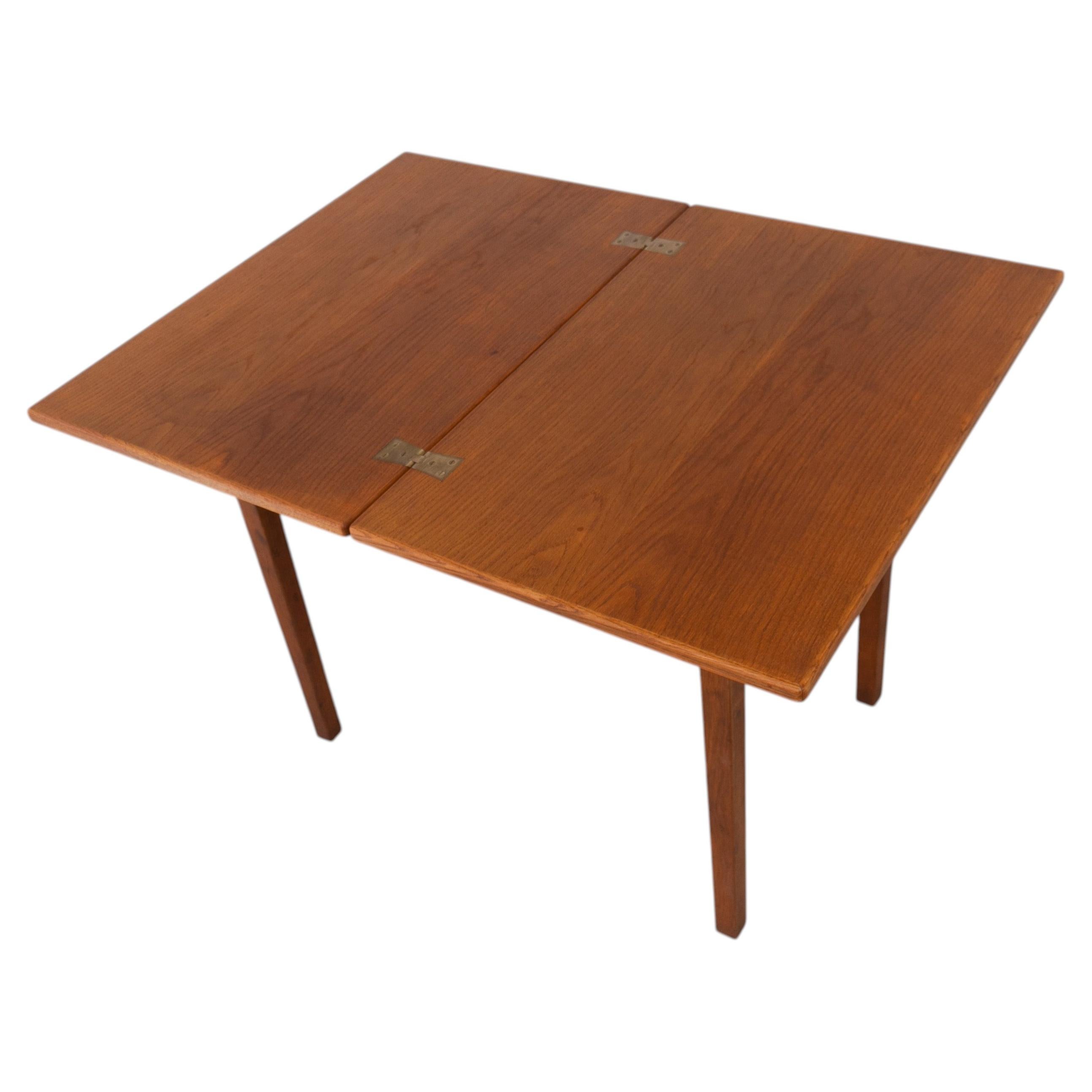 Danish Mid-Century Compact Folding Oak Dining Table by Børge Mogensen, 1950s.