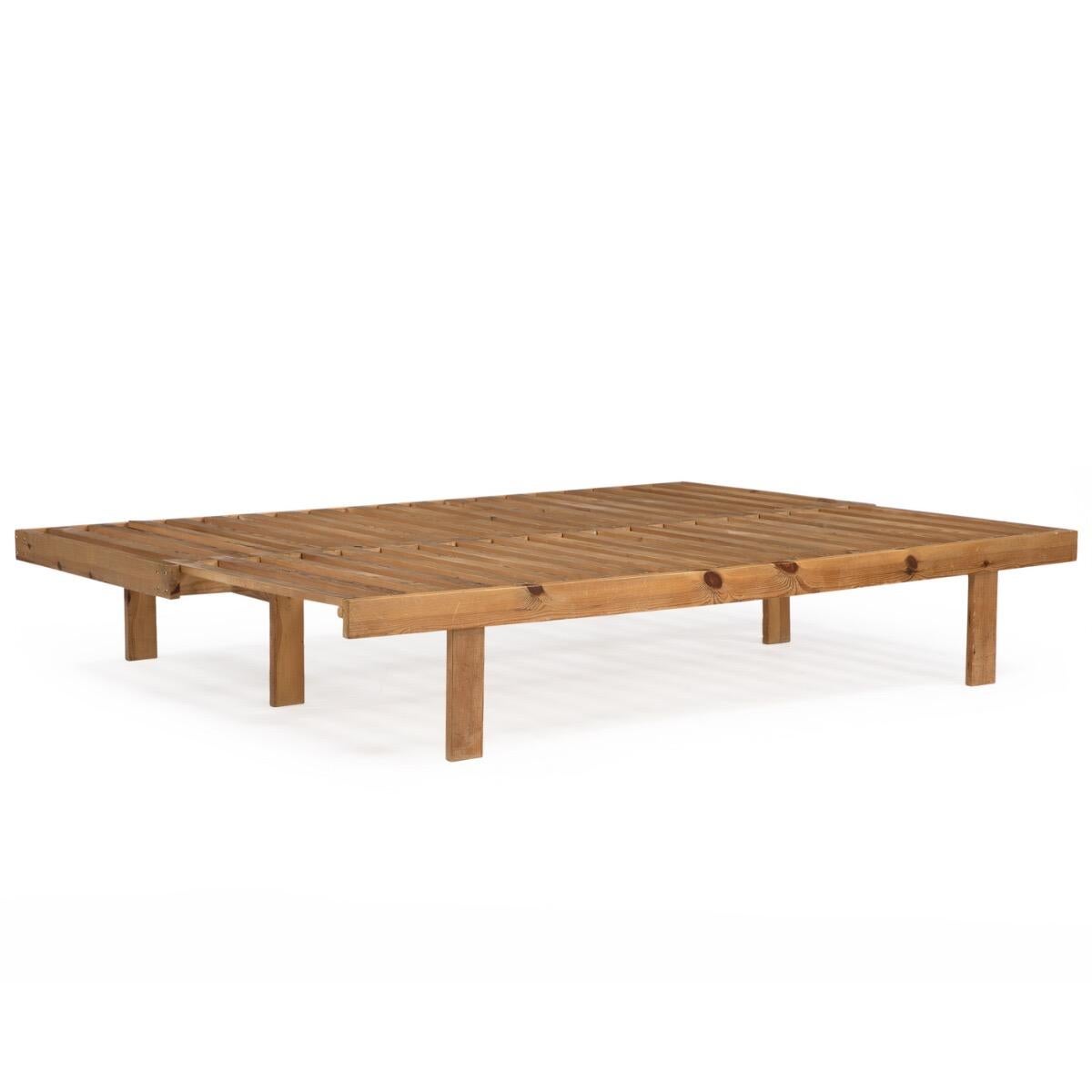Danish Mid-Century Daybed Bench Coffee Table in Pine Produced in Denmark, 1960s  In Good Condition In Stockholm, SE