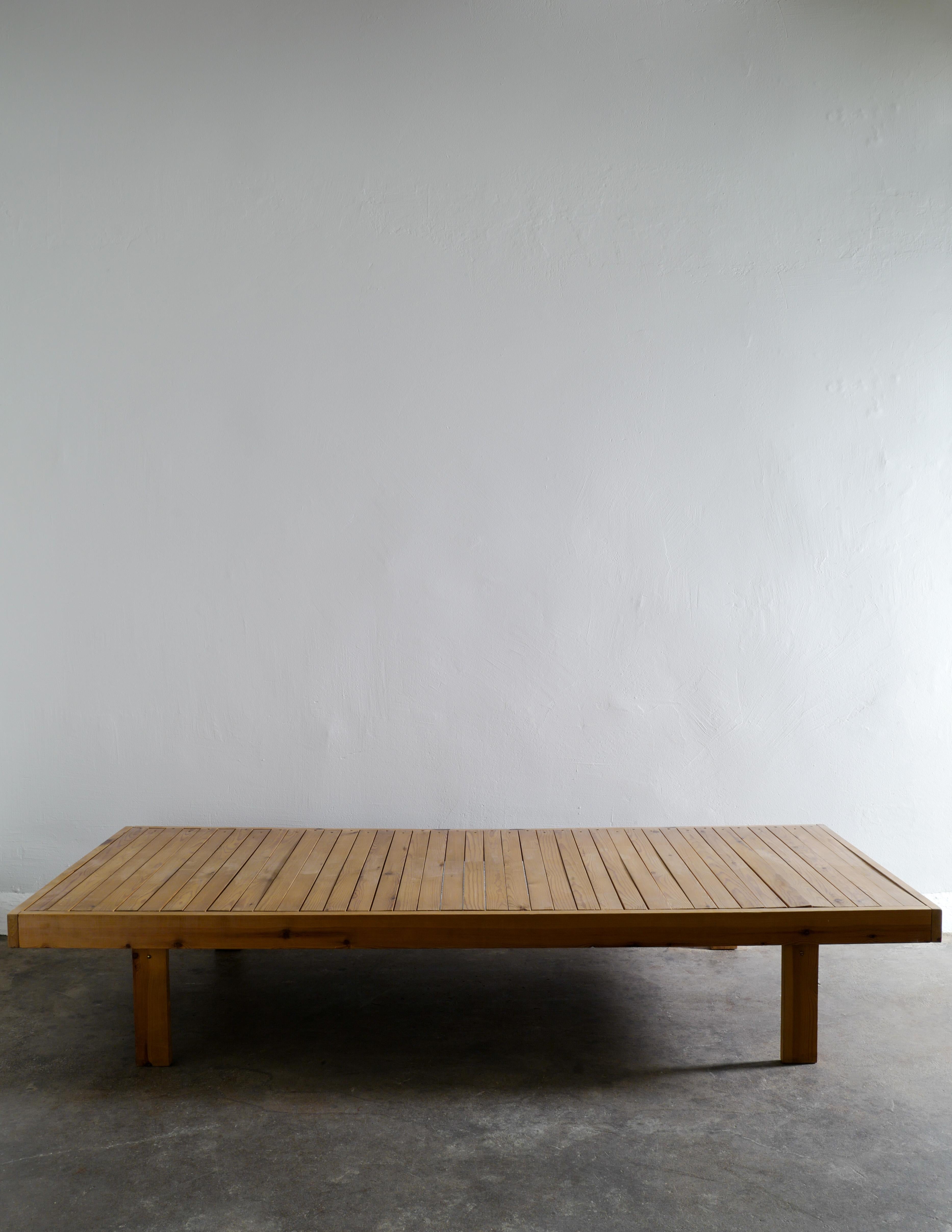 Danish Mid-Century Daybed Bench Coffee Table in Pine Produced in Denmark, 1960s  1