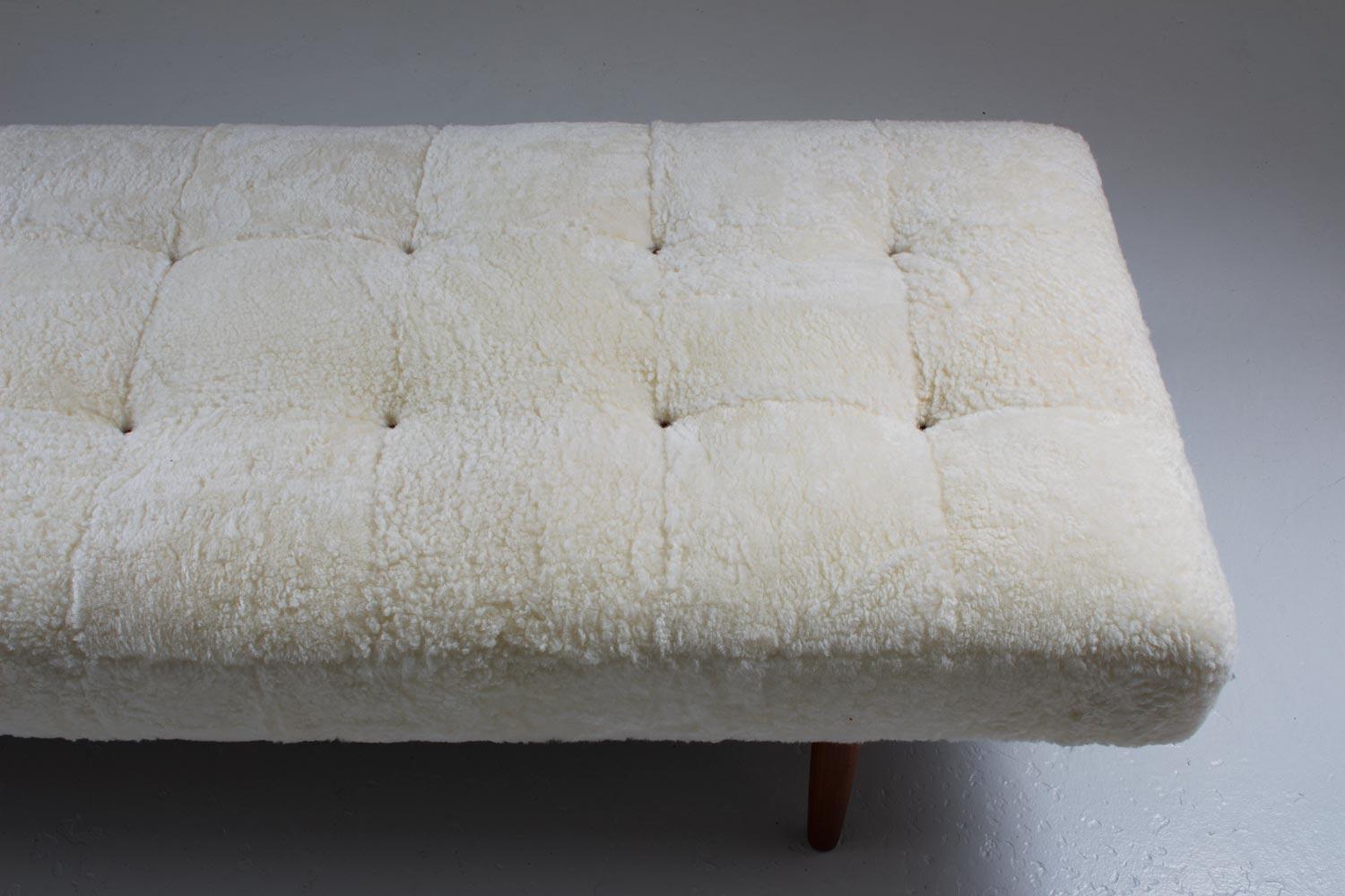 Danish Midcentury Daybed Upholstered in Sheepskin 1