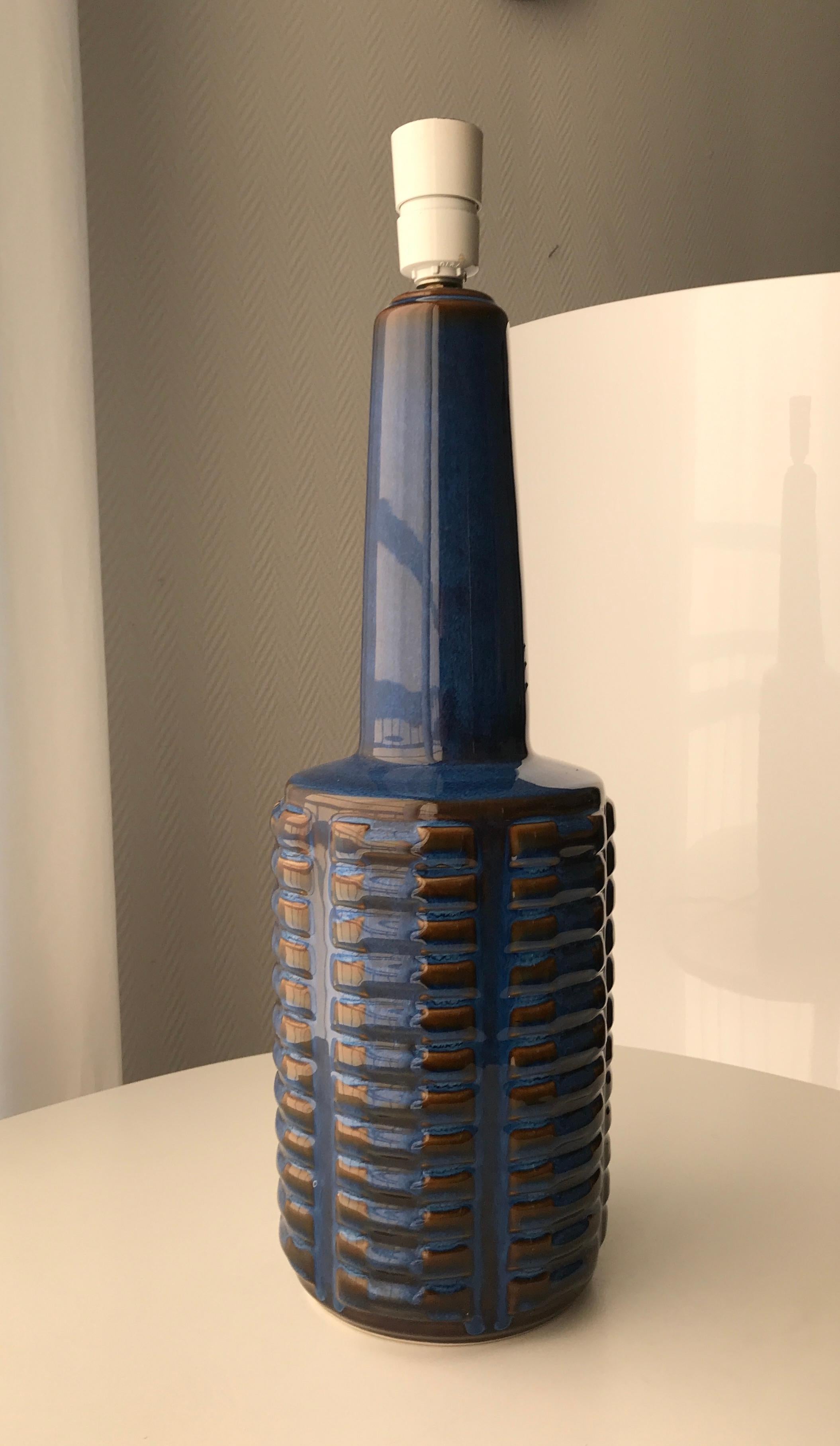 Rare vintage Danish midcentury Scandinavian Modern big table lamp from Søholm from the Blue Series 1964 made in blue and black glazed stoneware. Please note that this is the bigger model and can even be used as a floor lamp. Typically for sale is