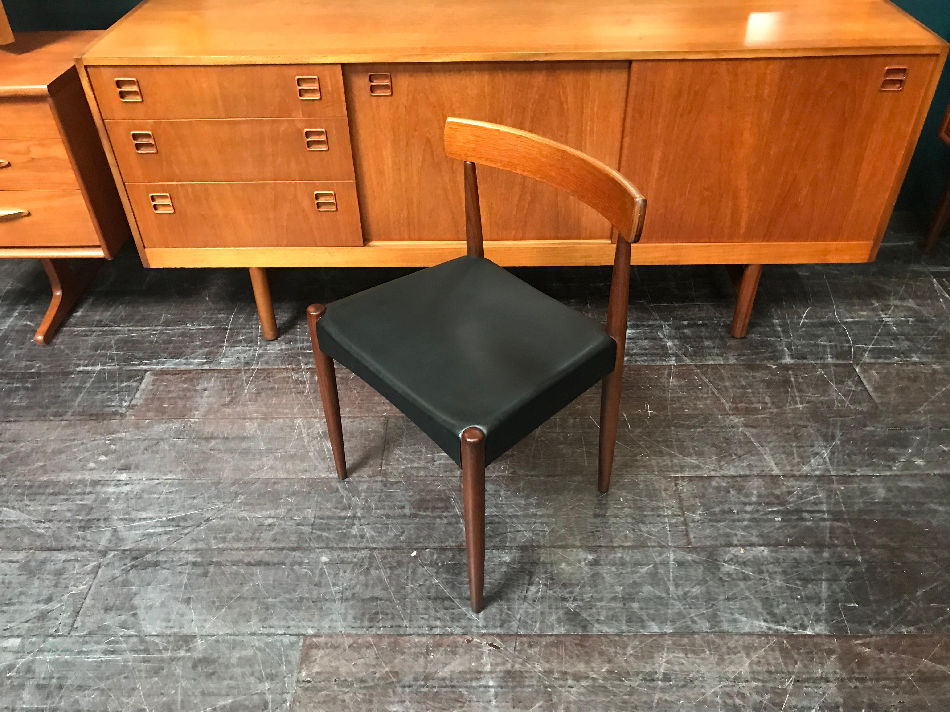 Danish Midcentury Dining Chairs by Arne Hovmand Olsen for Mogens Kold, Set of 6 In Good Condition For Sale In Glasgow, GB